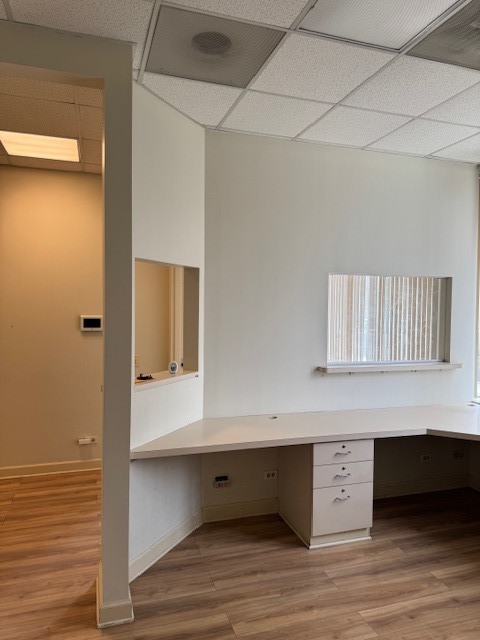 2306 W Touhy Avenue Property Photo 5