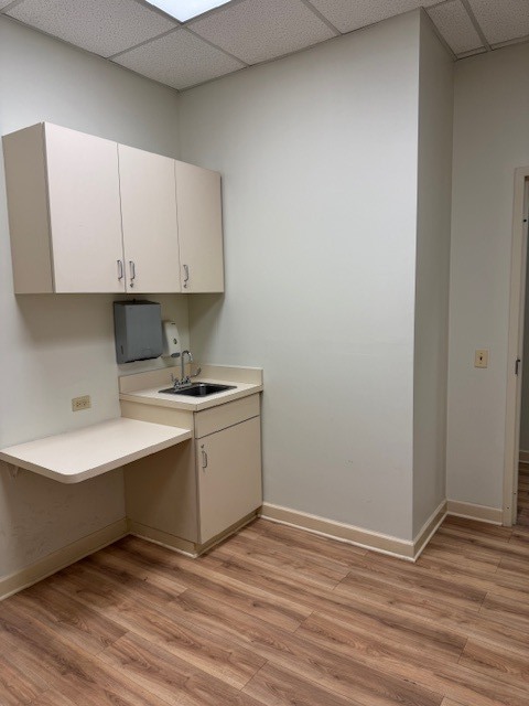 2306 W Touhy Avenue Property Photo 8