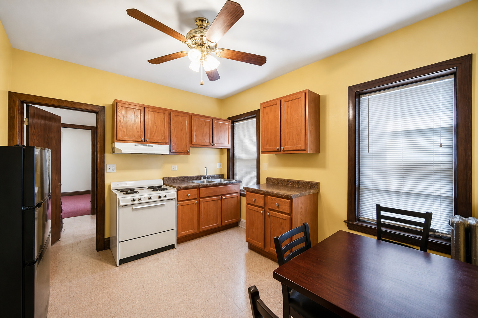 8305 S Throop Street Property Photo 15
