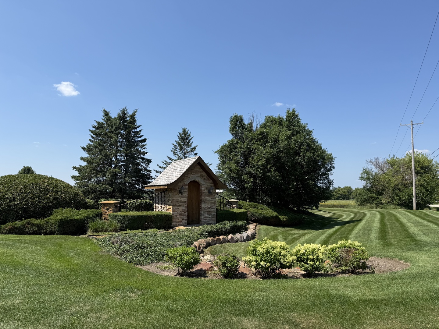 7010 Wildflower Court Property Photo 10