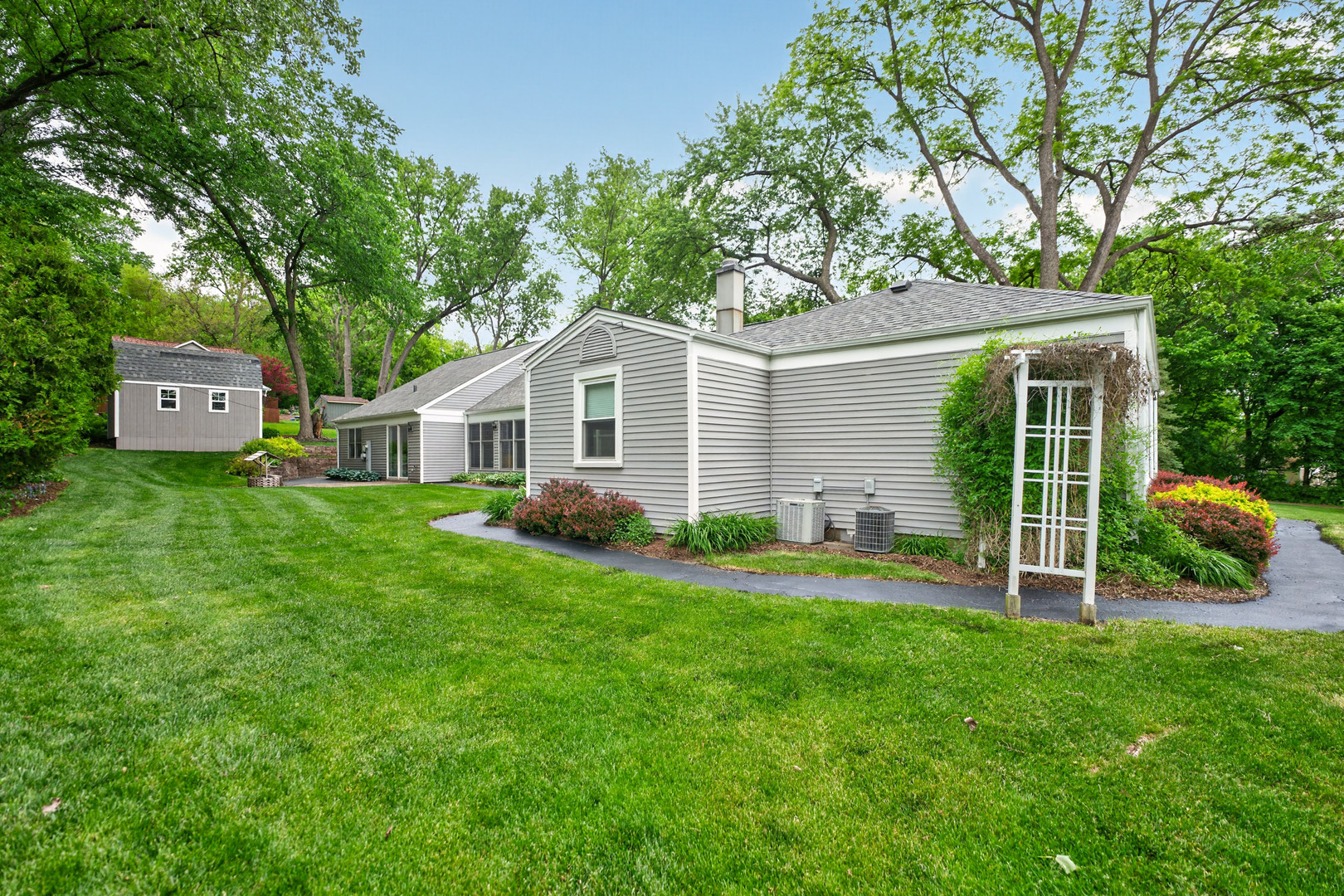 166 Mohawk Trail Property Photo 38