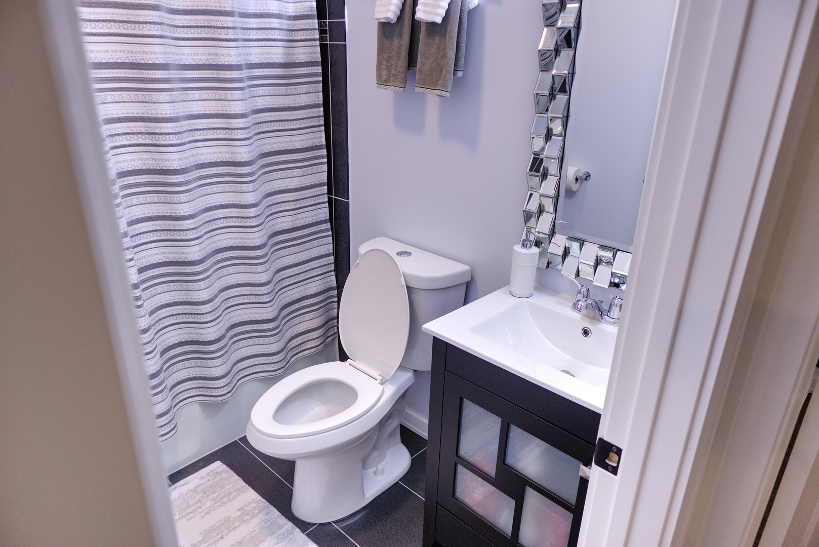 3110 Pheasant Creek Drive 213 Property Photo 5