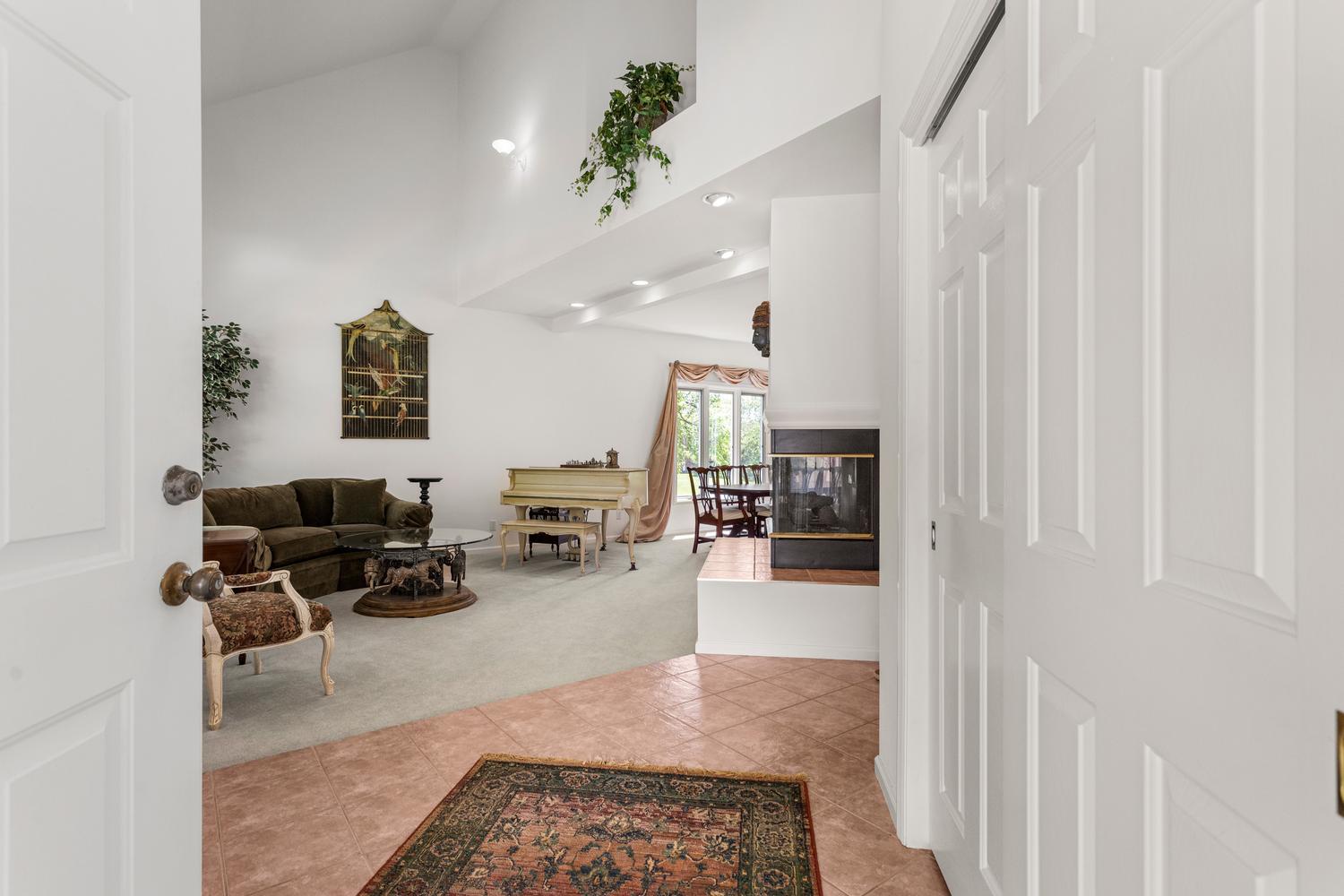1808 Foxborough Court Property Photo 4