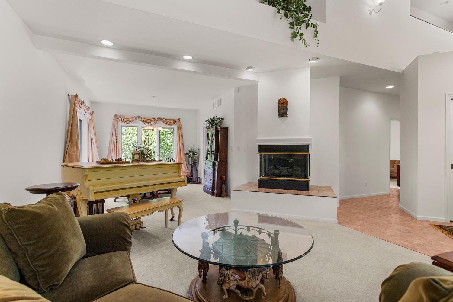 1808 Foxborough Court Property Photo 8