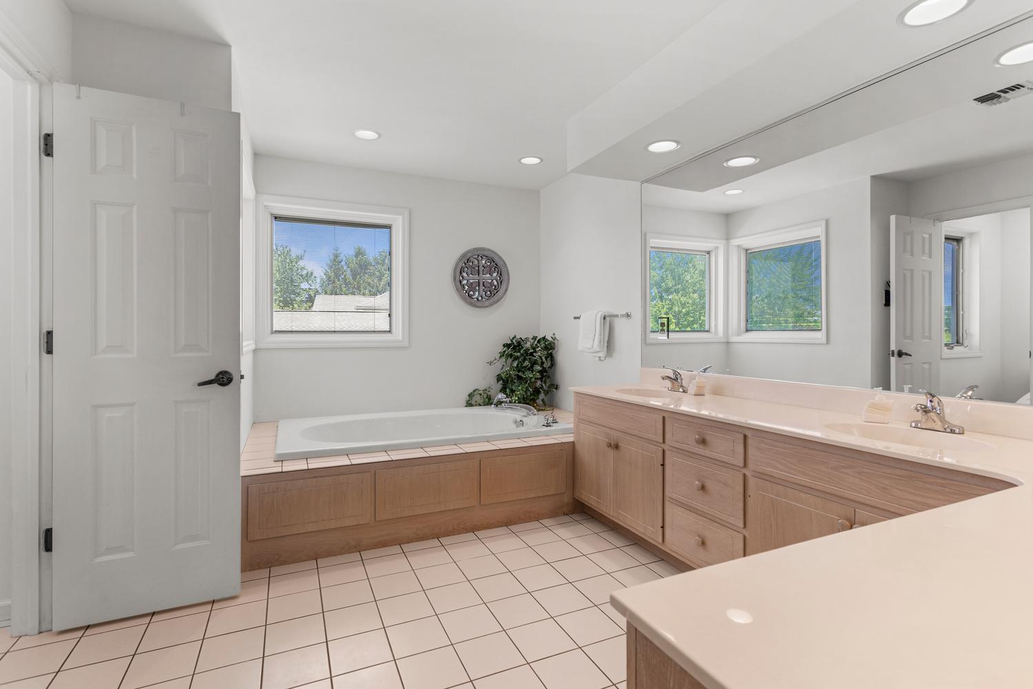 1808 Foxborough Court Property Photo 22