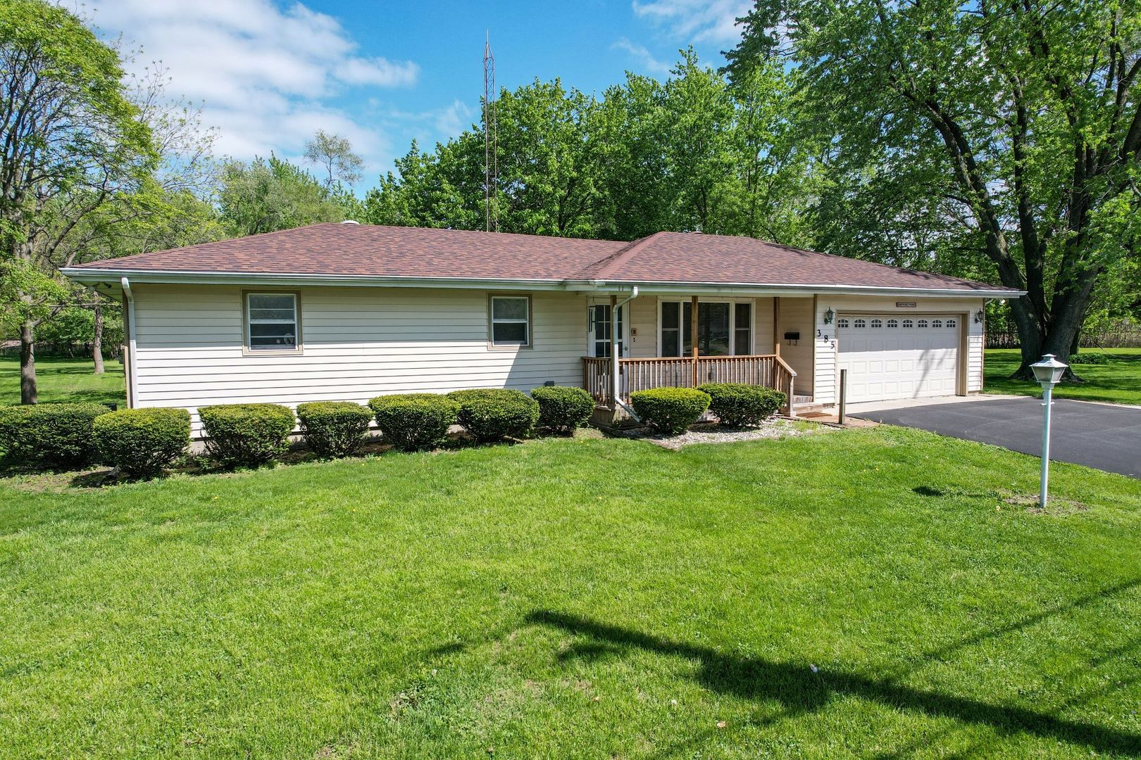 385 S Kankakee Street Property Photo 1
