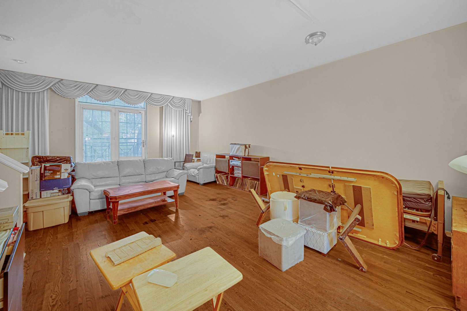 4635 S Greenwood Avenue Property Photo 7