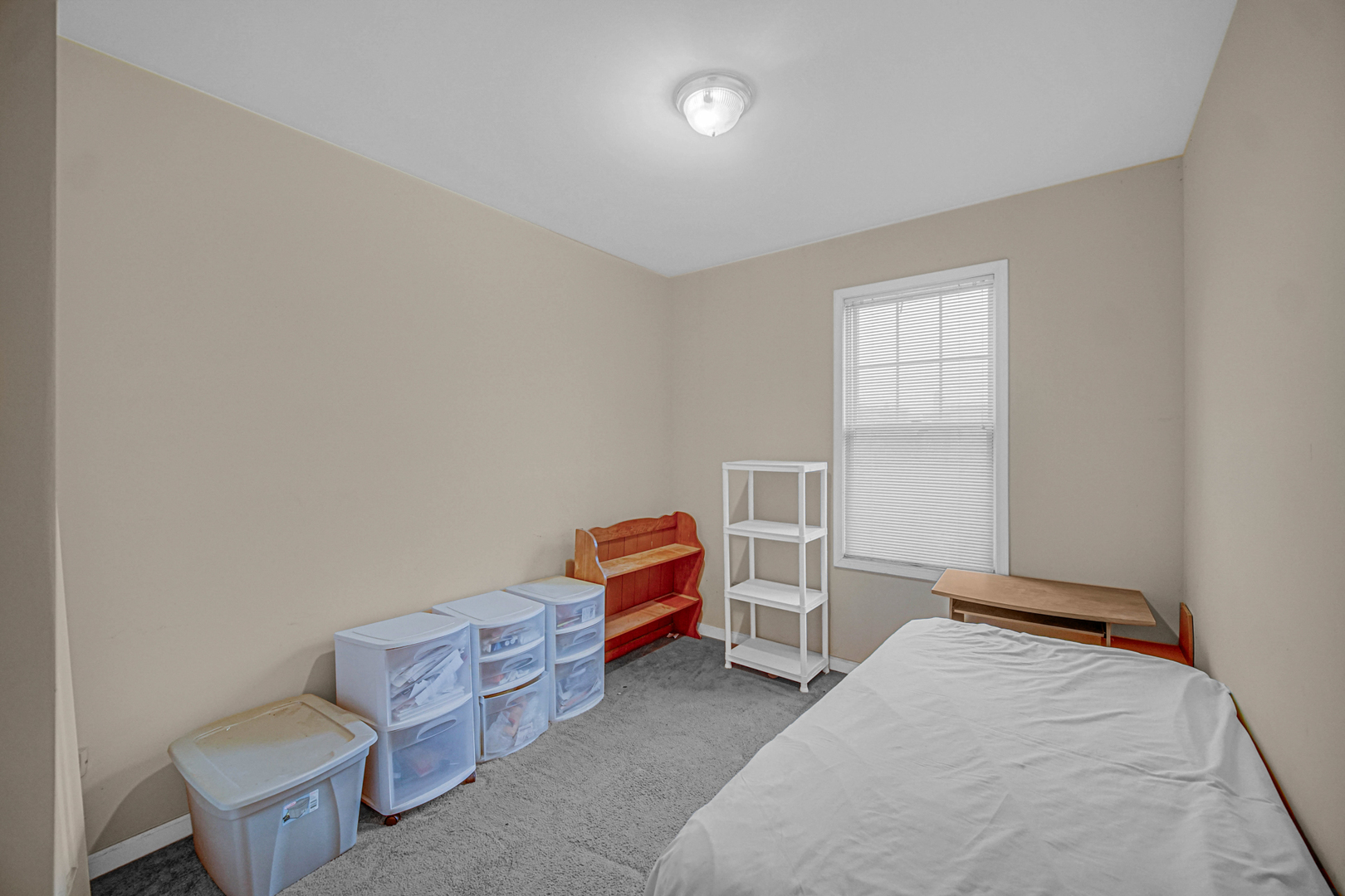 4635 S Greenwood Avenue Property Photo 8