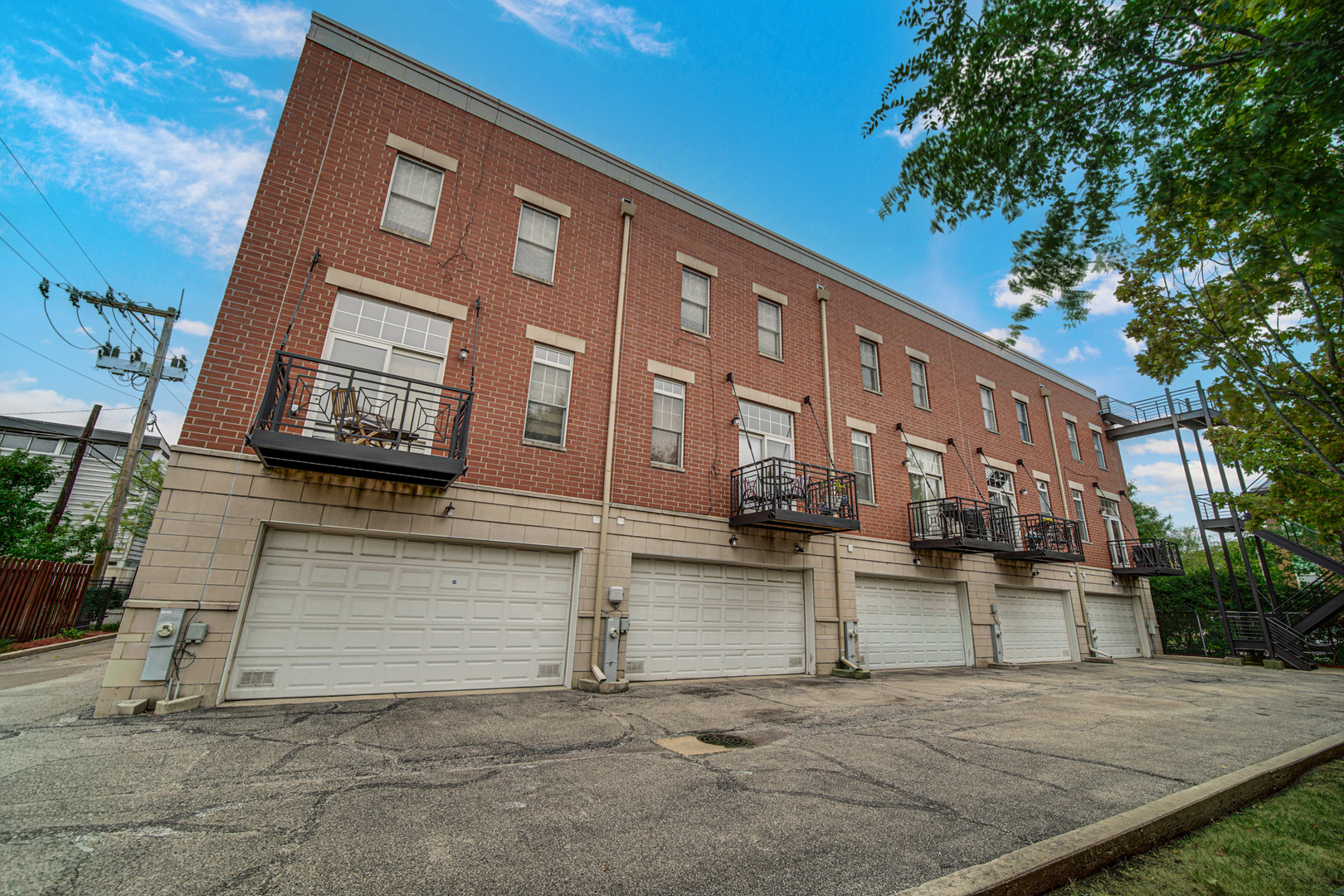 4635 S Greenwood Avenue Property Photo 17