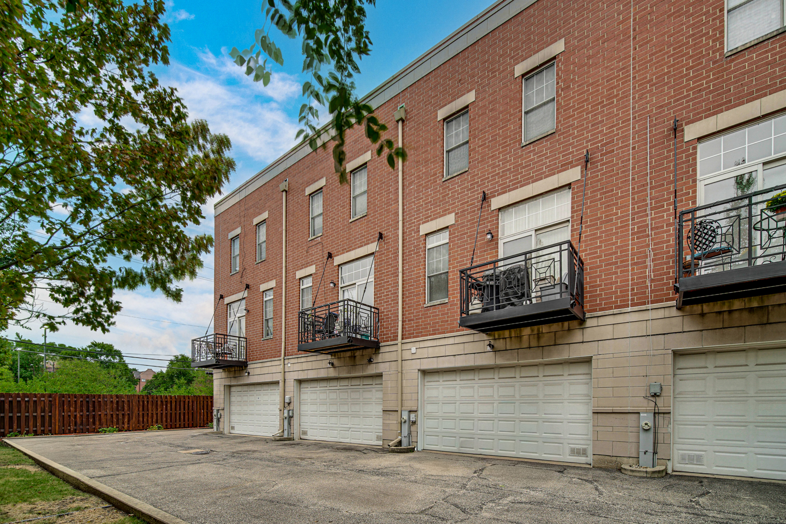 4635 S Greenwood Avenue Property Photo 18
