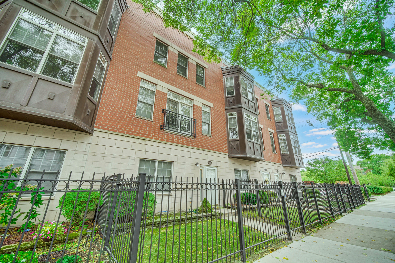 4635 S Greenwood Avenue Property Photo 19