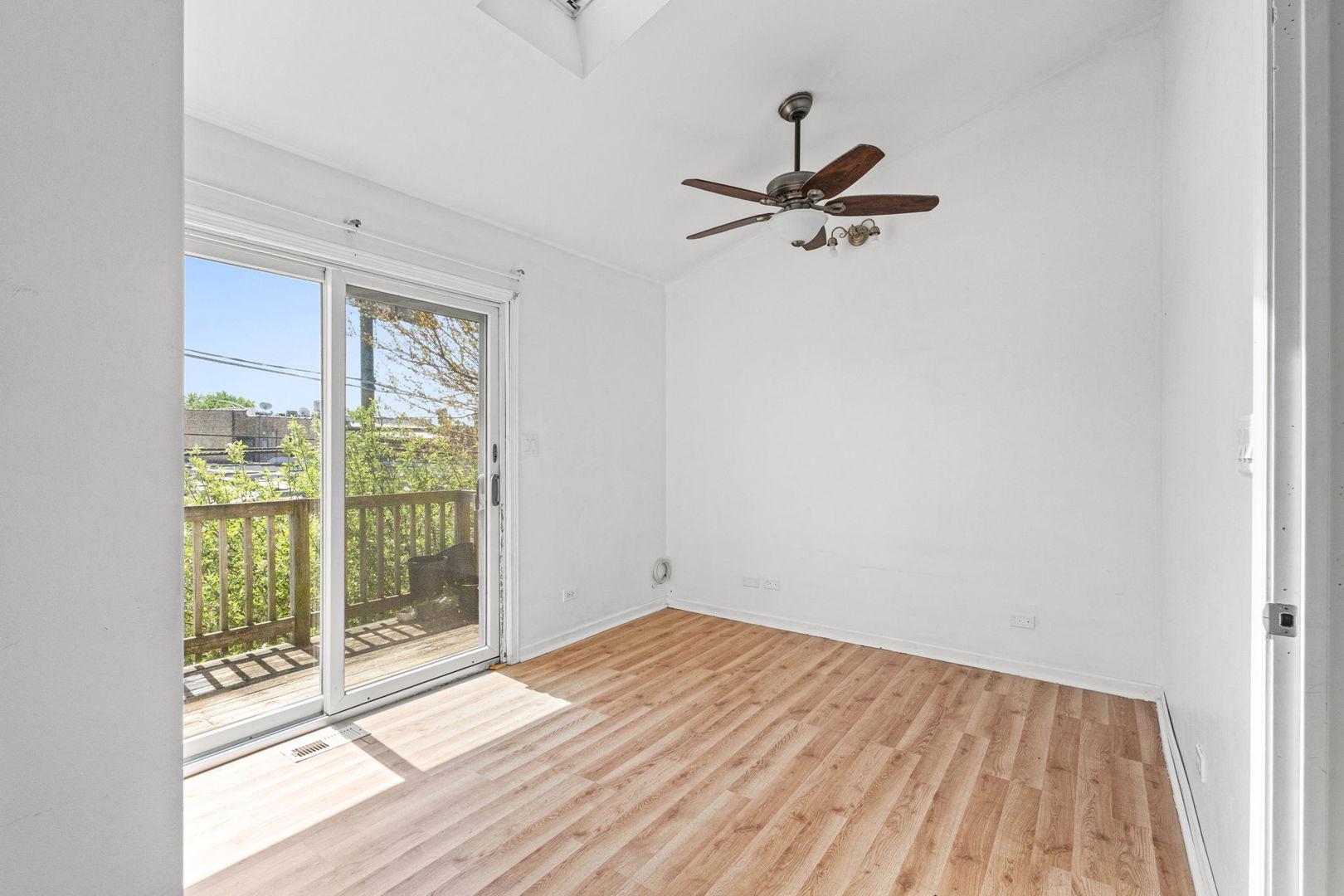 5230 S Lockwood Avenue Property Photo 16
