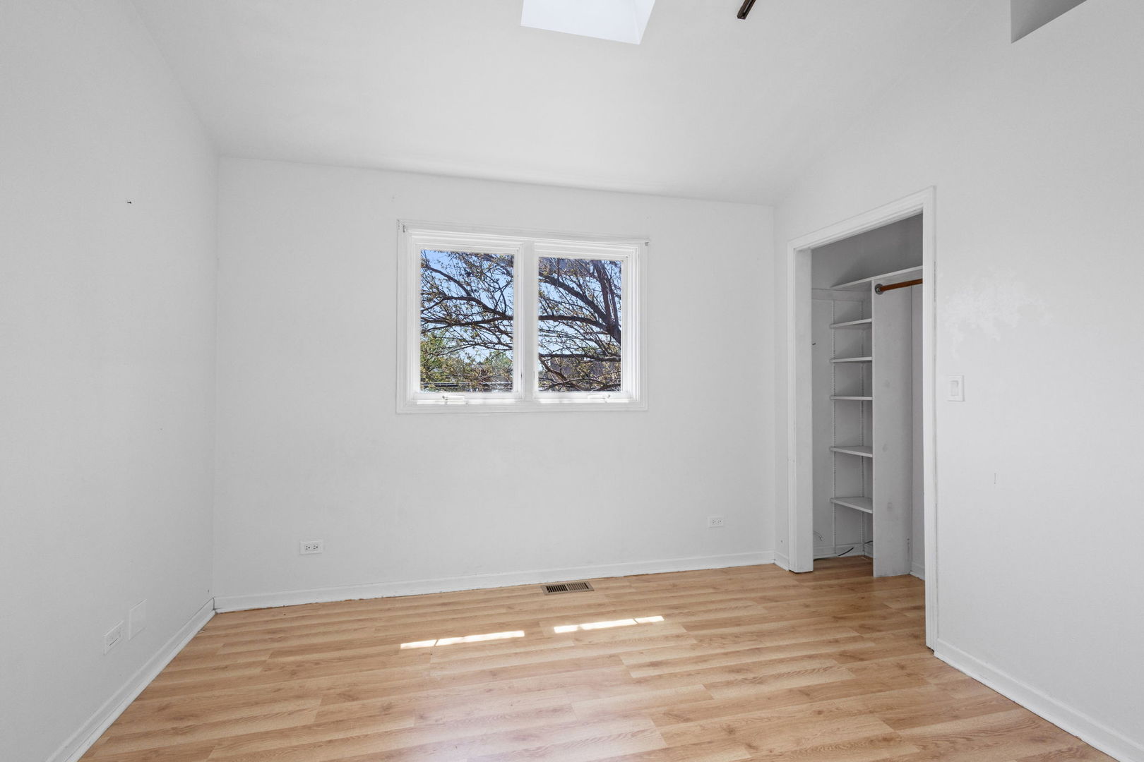 5230 S Lockwood Avenue Property Photo 18