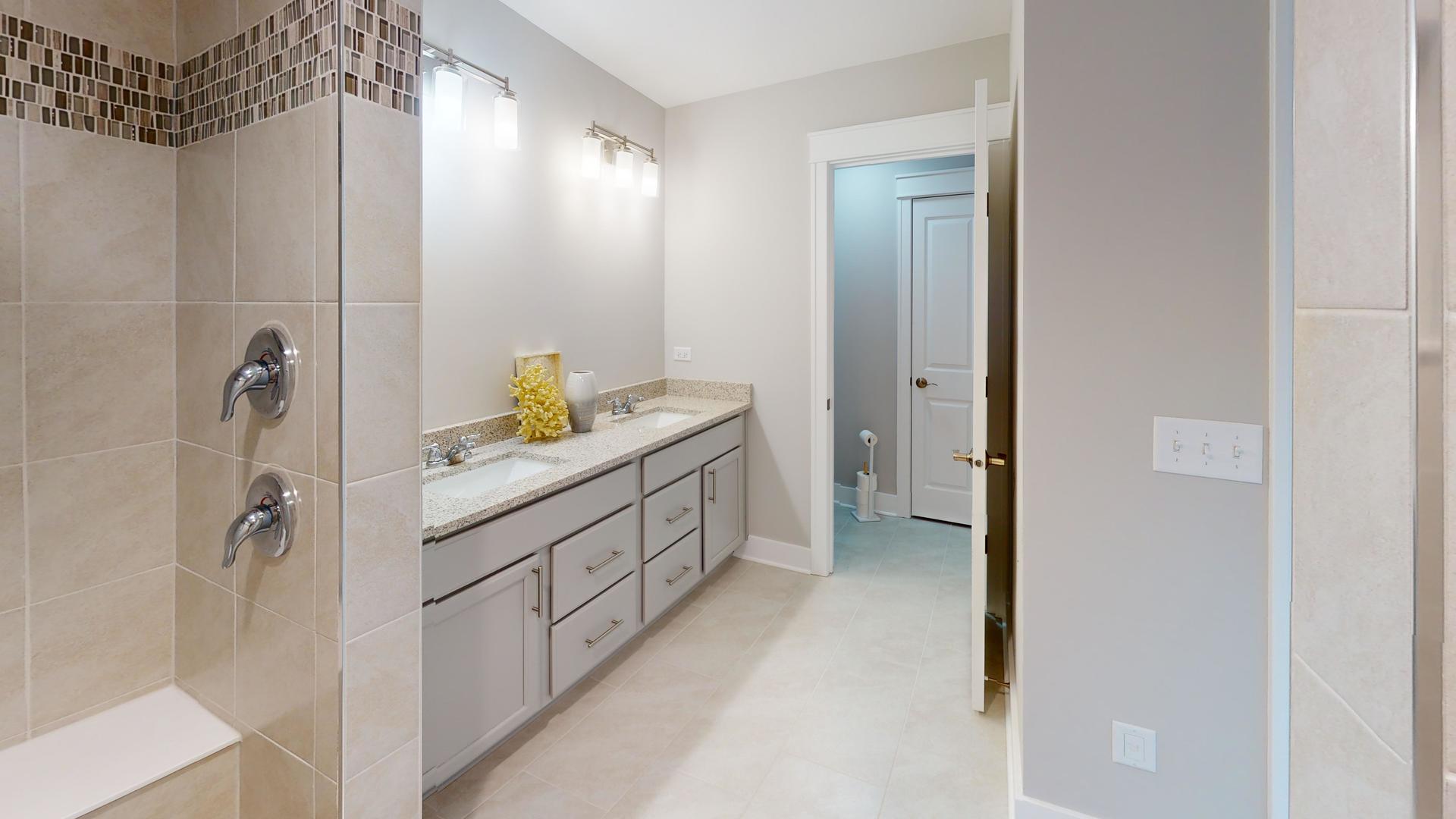 5270 Greenshire Circle Property Photo 25