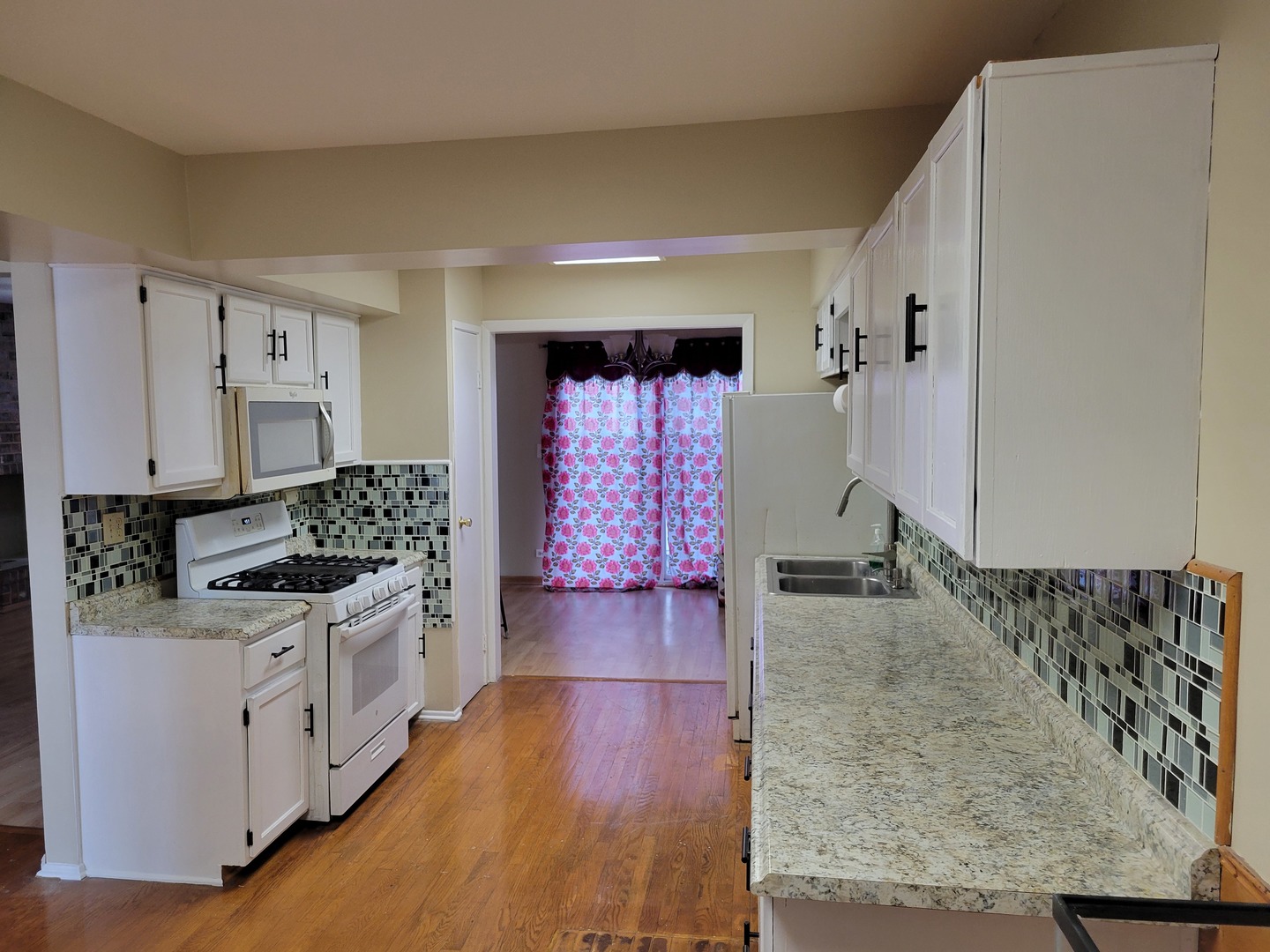 483 Rustic Drive Property Photo 6