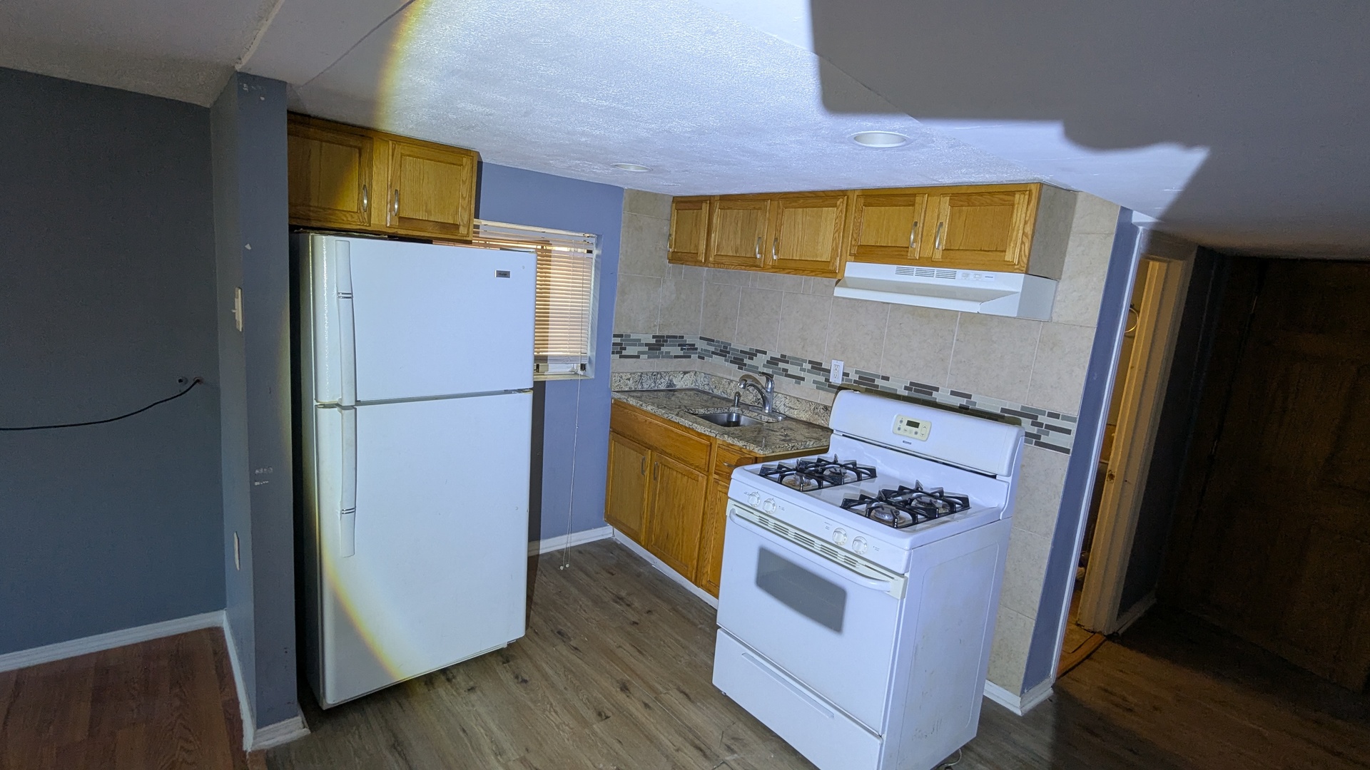 8112 S Exchange Avenue Property Photo 4