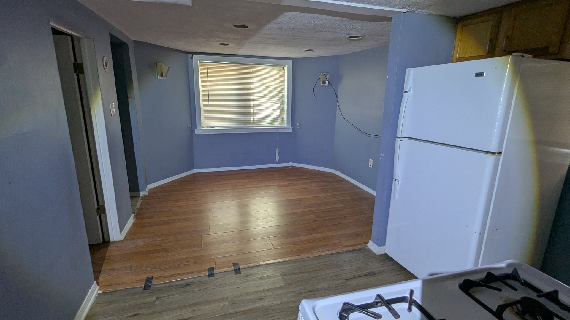8112 S Exchange Avenue Property Photo 5