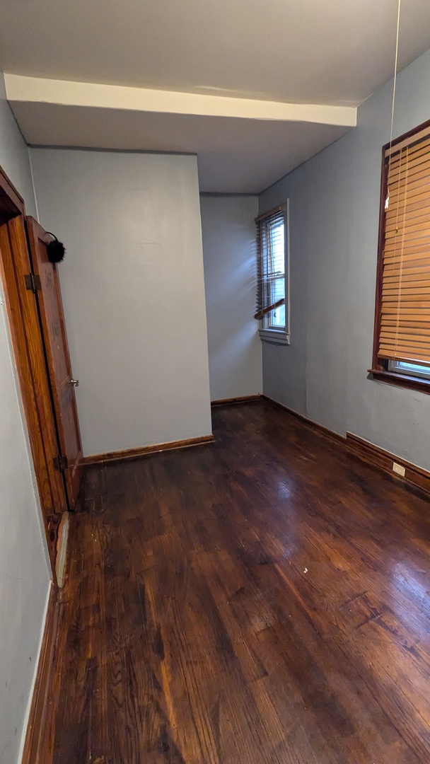 8112 S Exchange Avenue Property Photo 10