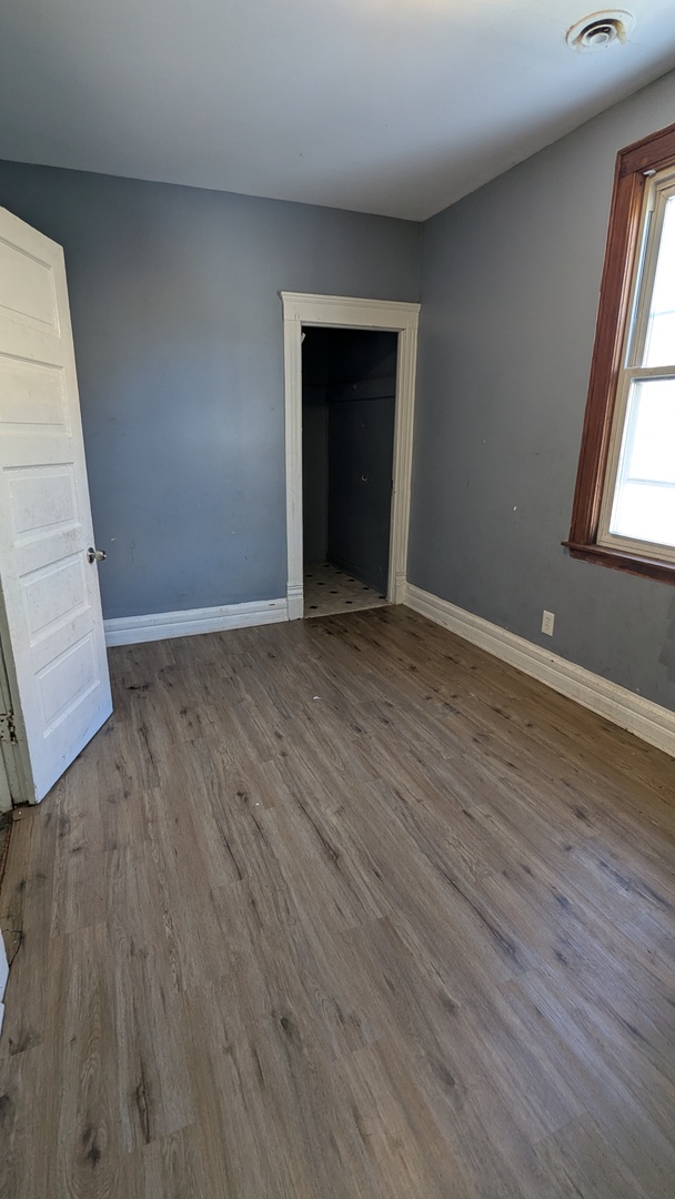 8112 S Exchange Avenue Property Photo 11