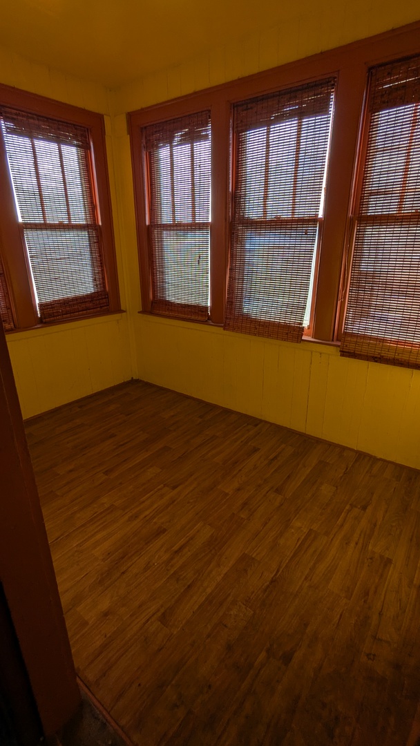 8112 S Exchange Avenue Property Photo 25