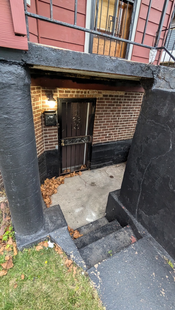 8112 S Exchange Avenue Property Photo 29