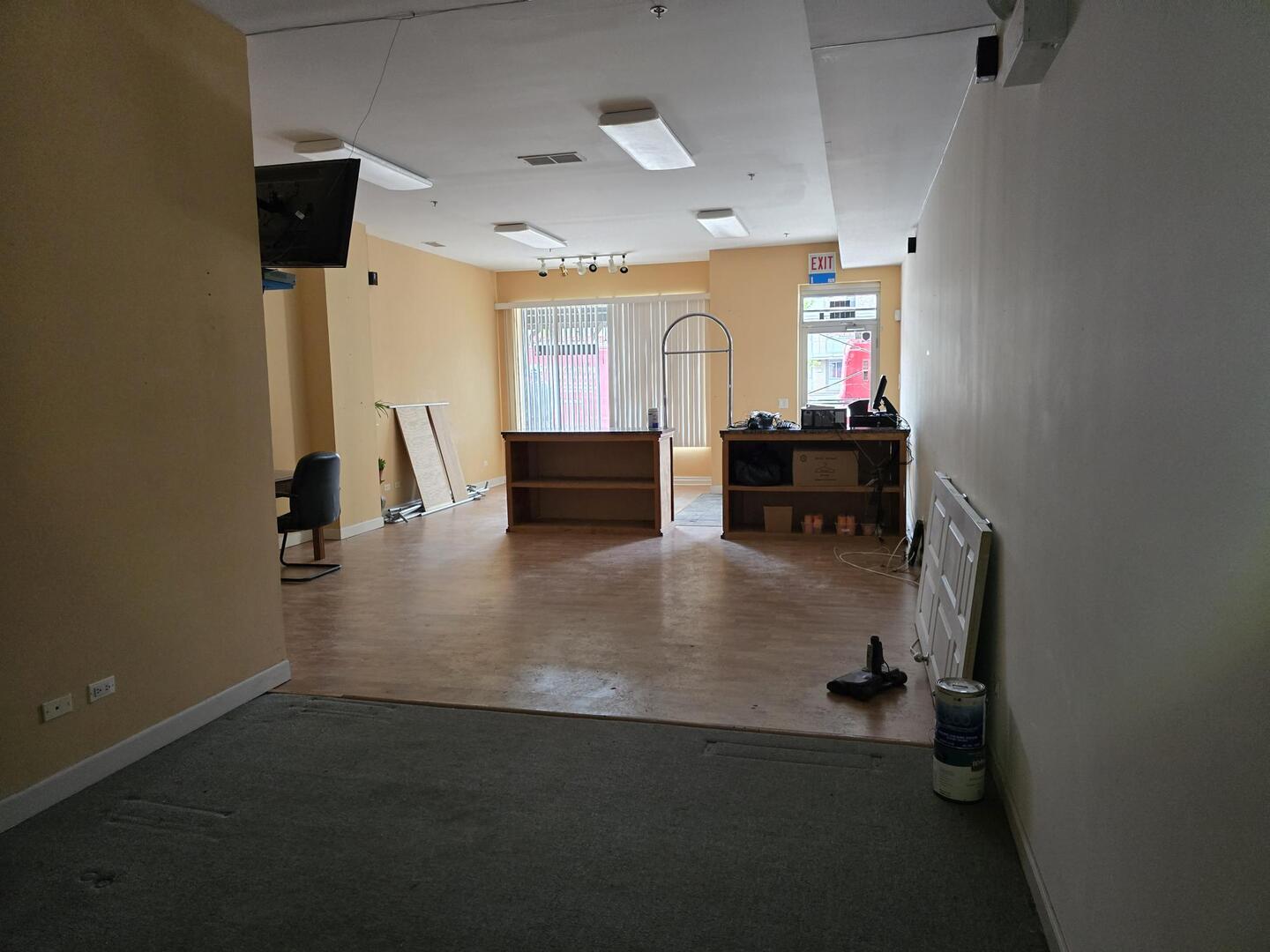 5321 N Lincoln Avenue B Property Photo 9