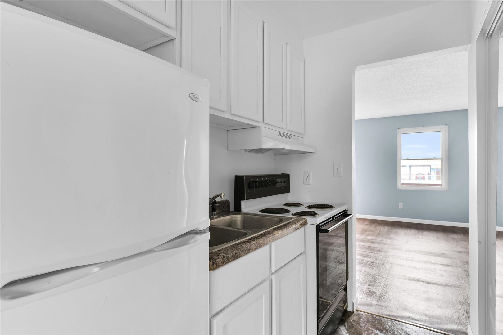 1740-1760 S Fairview Avenue Property Photo 18