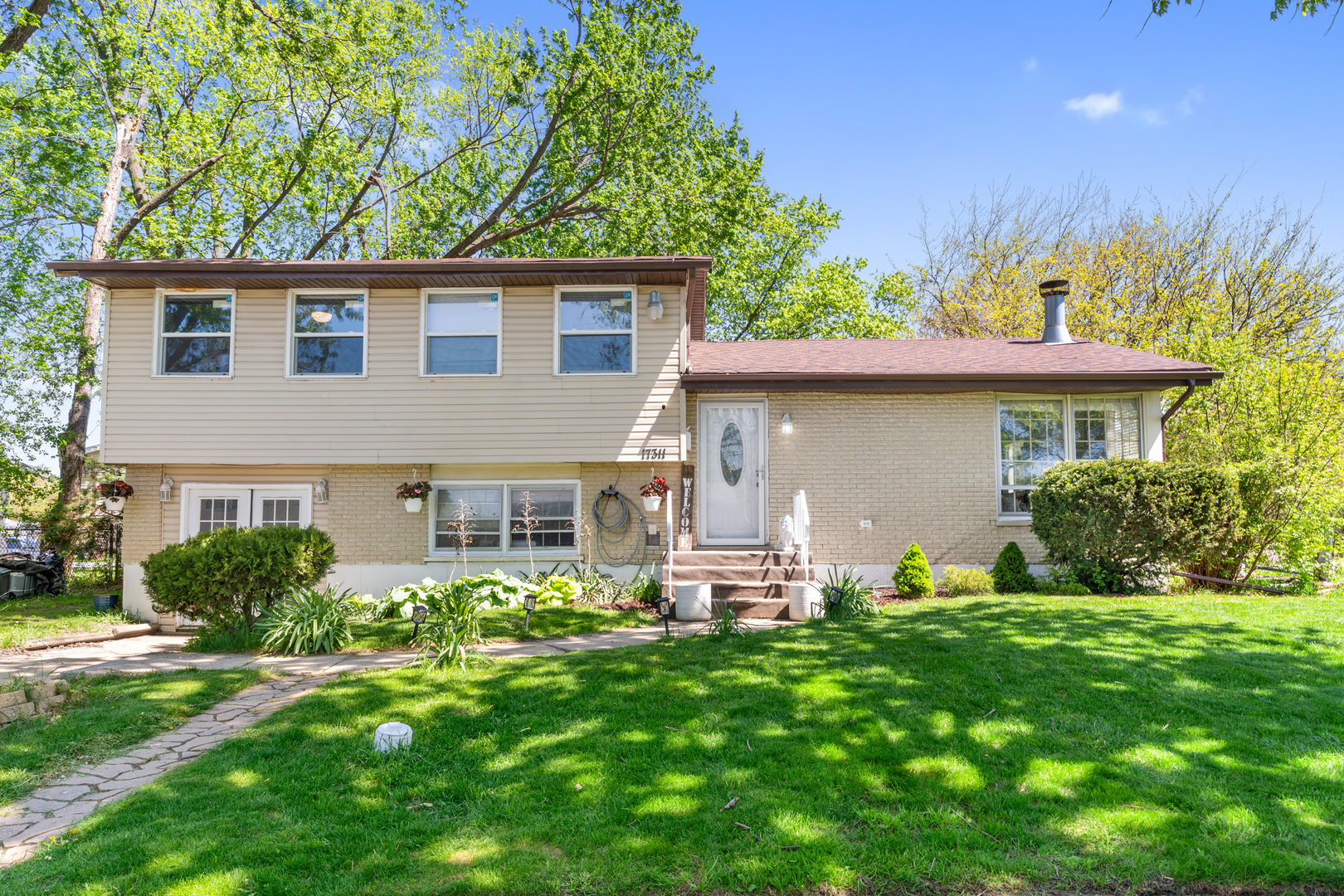17311 Central Park Avenue Property Photo 1
