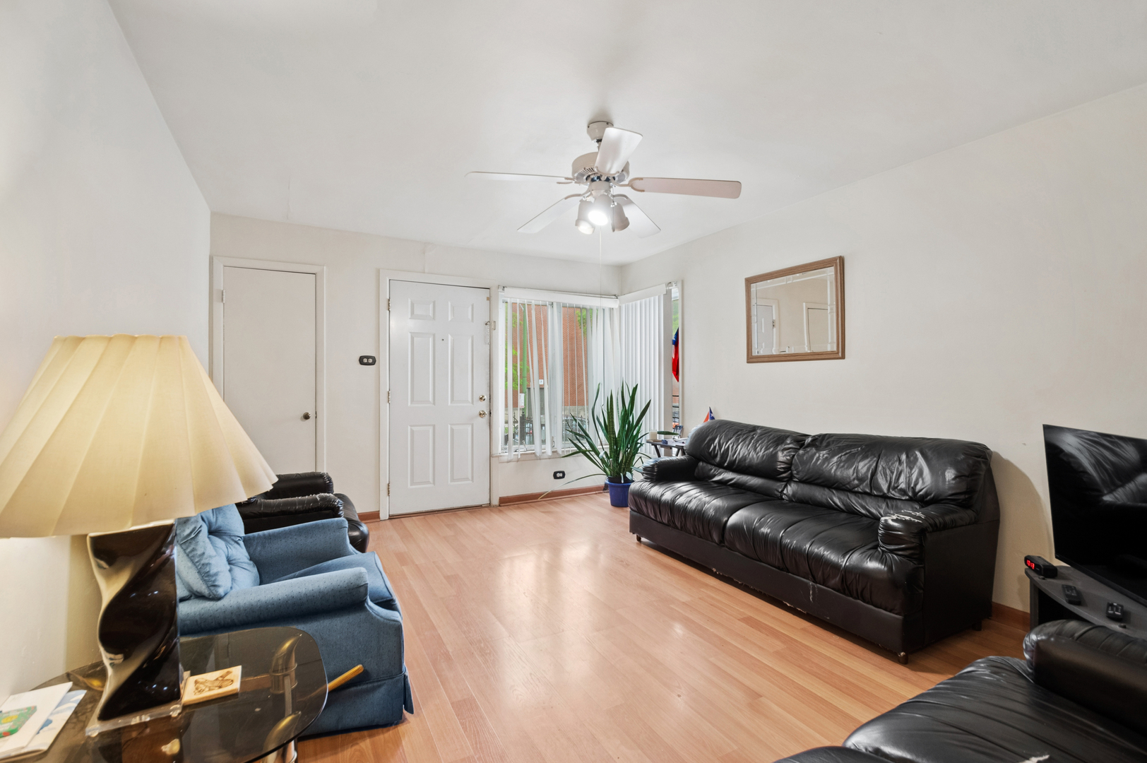 1418 N Waller Avenue Property Photo 2
