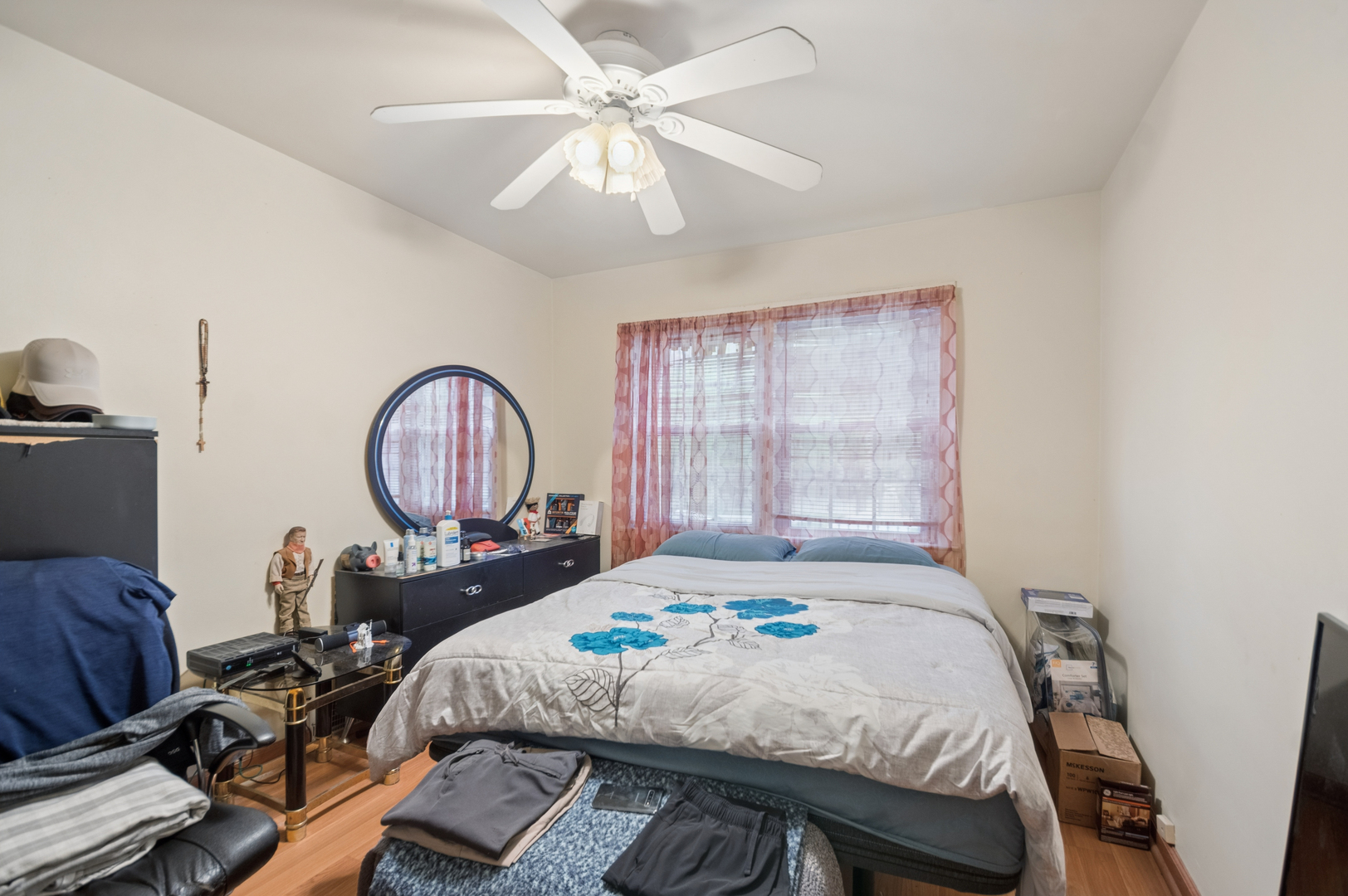 1418 N Waller Avenue Property Photo 8