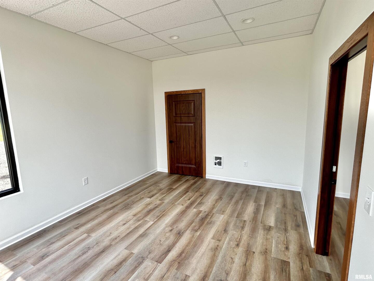 4160 S Oakwood Avenue Property Photo 8