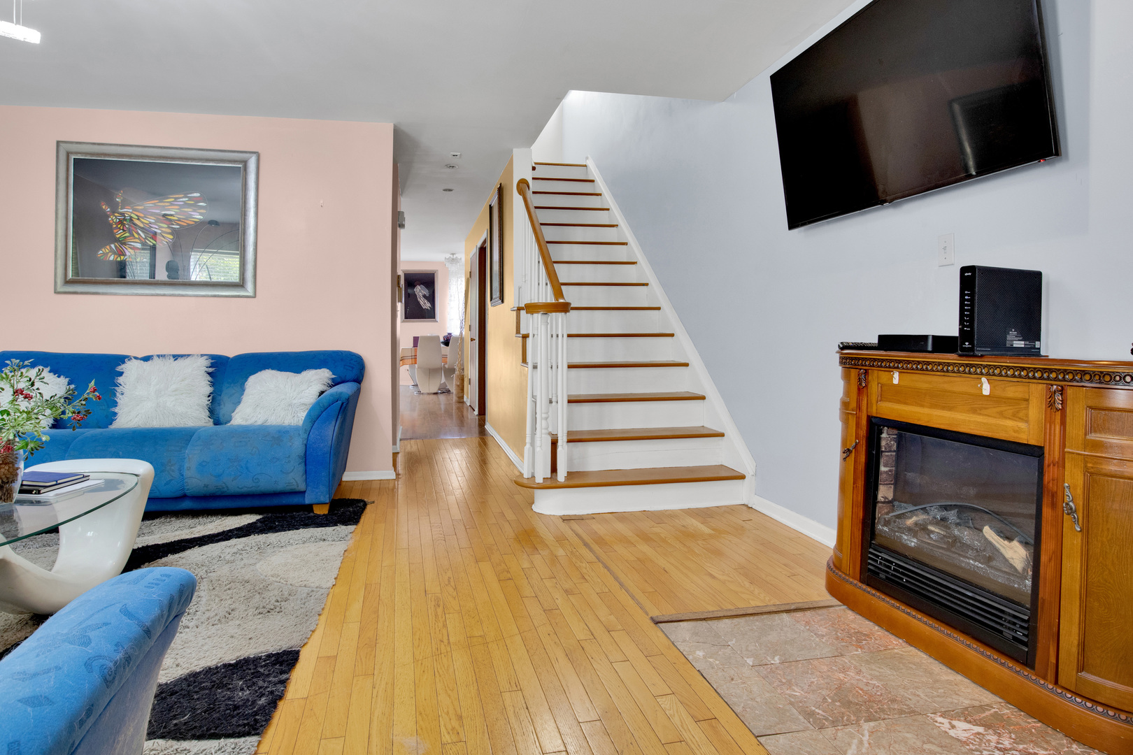 4757 S Langley Avenue Property Photo 3