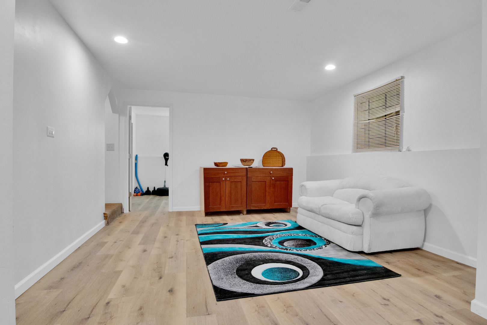 4757 S Langley Avenue Property Photo 15