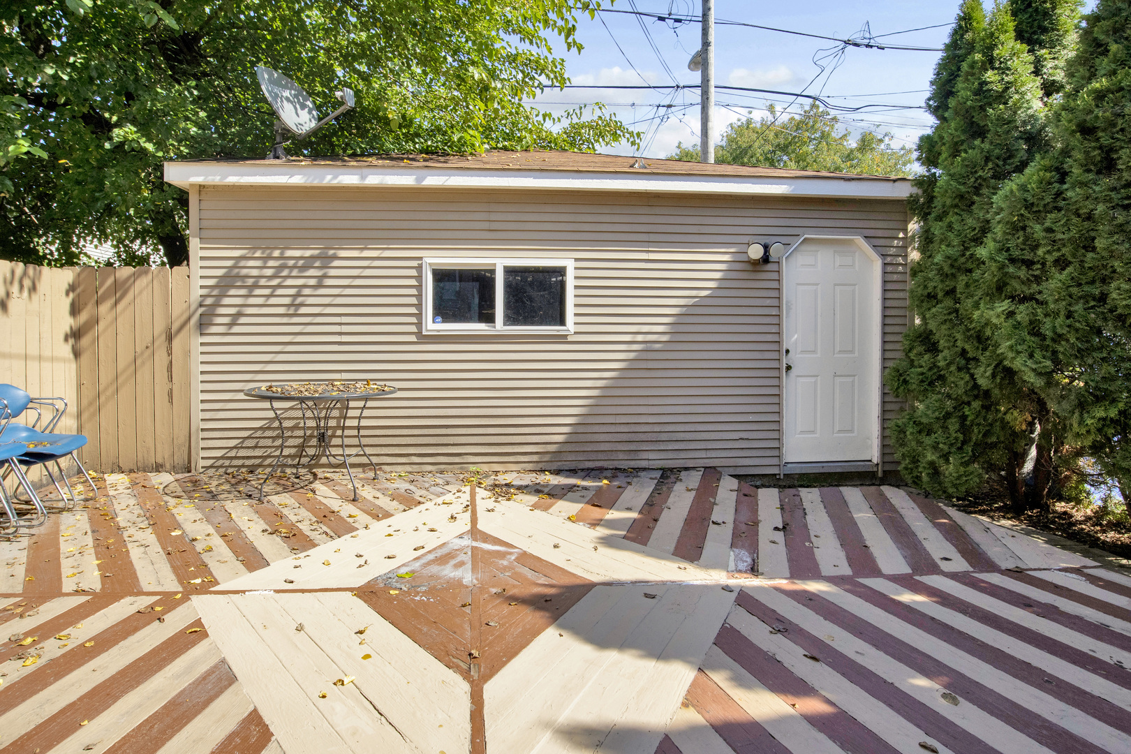 4757 S Langley Avenue Property Photo 19