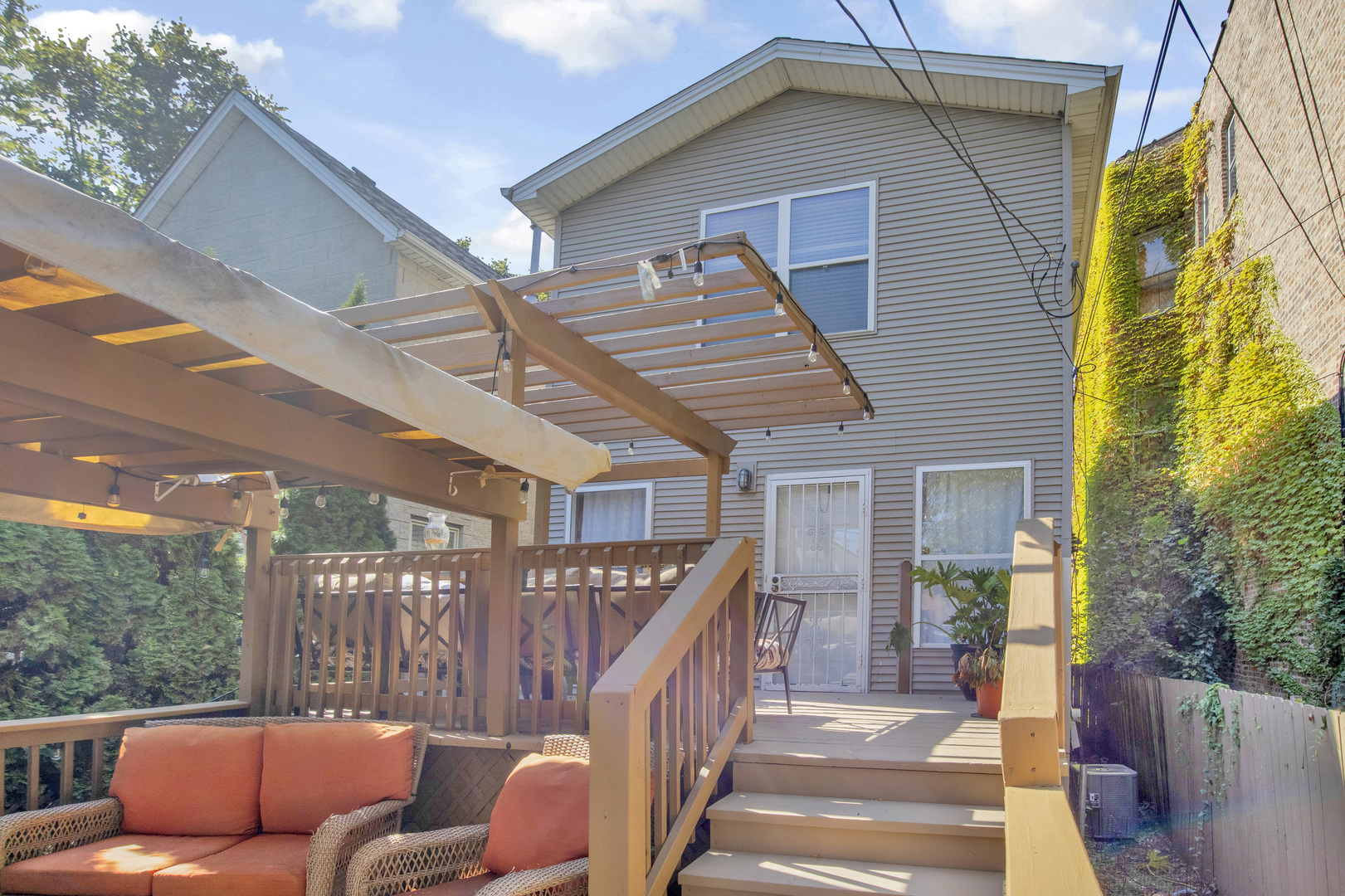 4757 S Langley Avenue Property Photo 21