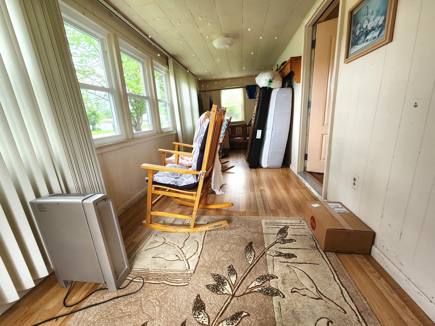 202 Lincoln Street Property Photo 3