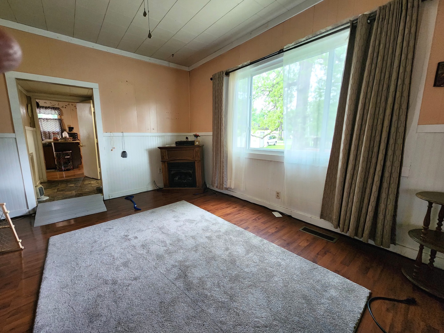 202 Lincoln Street Property Photo 5