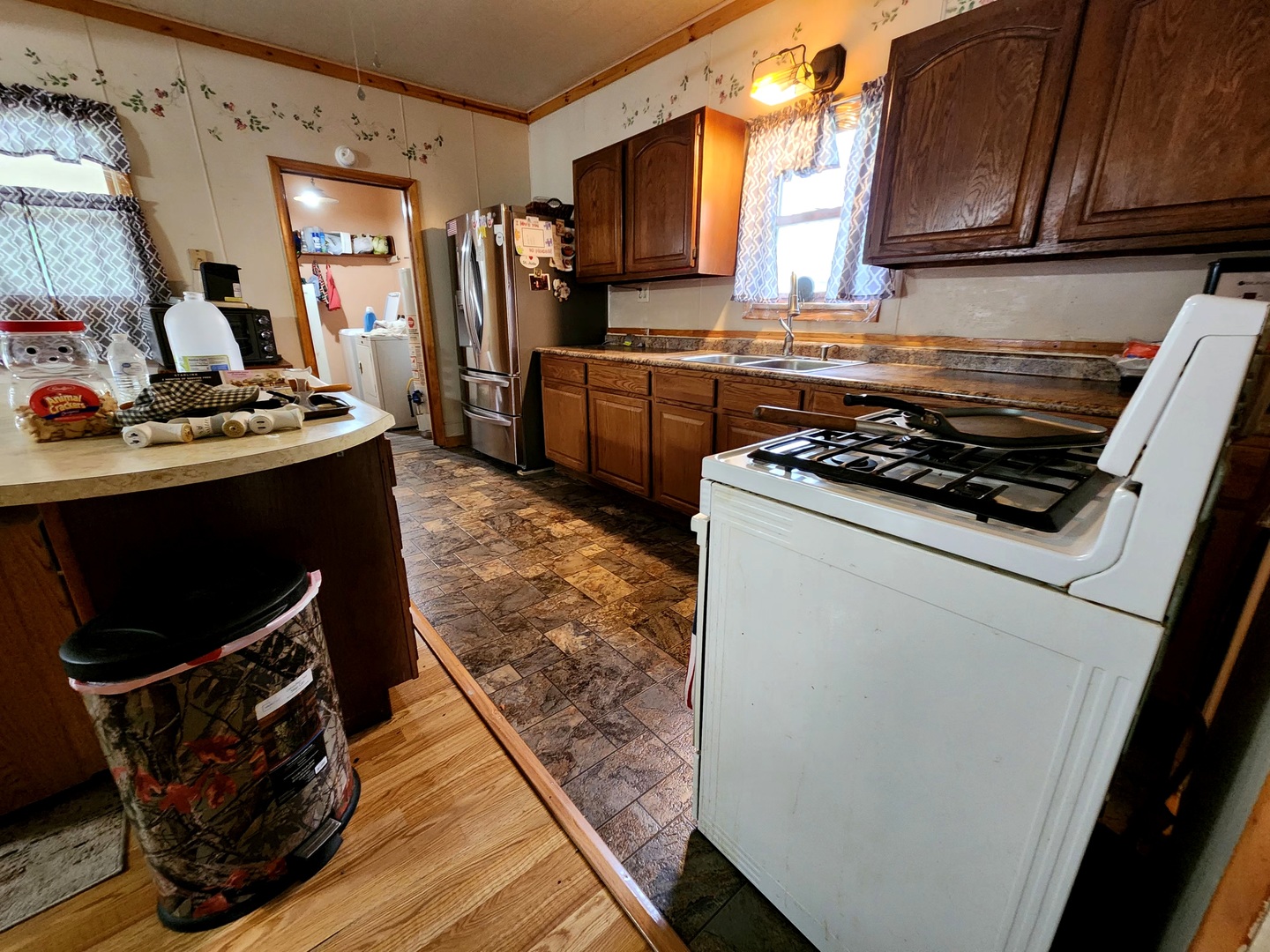 202 Lincoln Street Property Photo 9