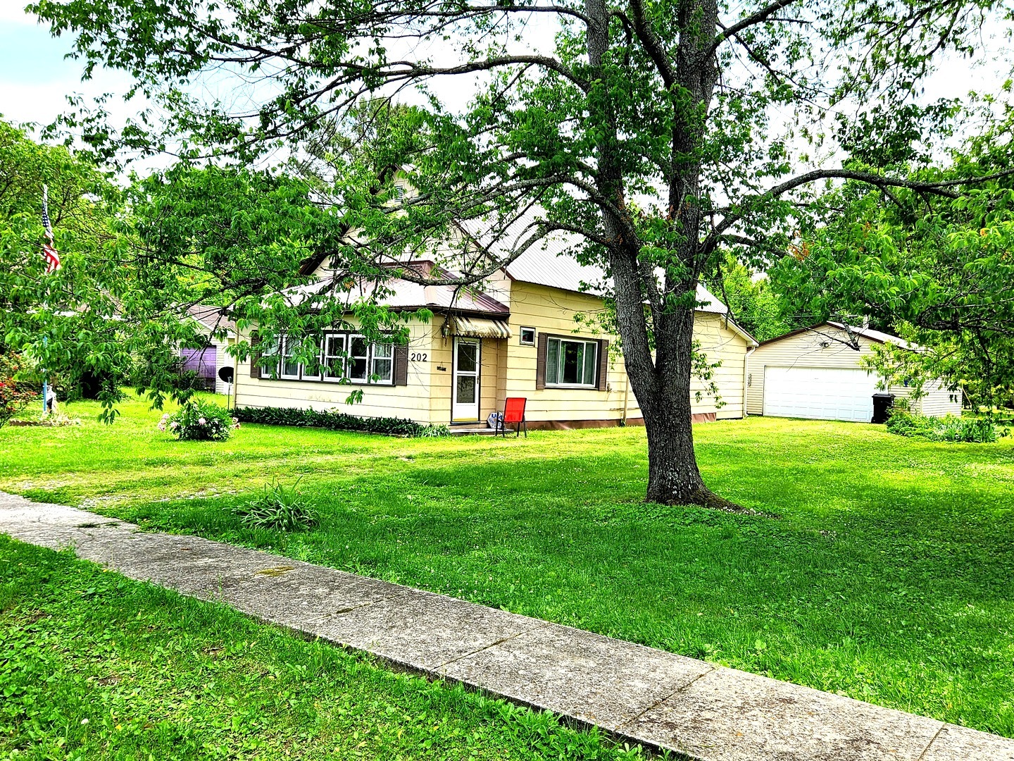 202 Lincoln Street Property Photo 36