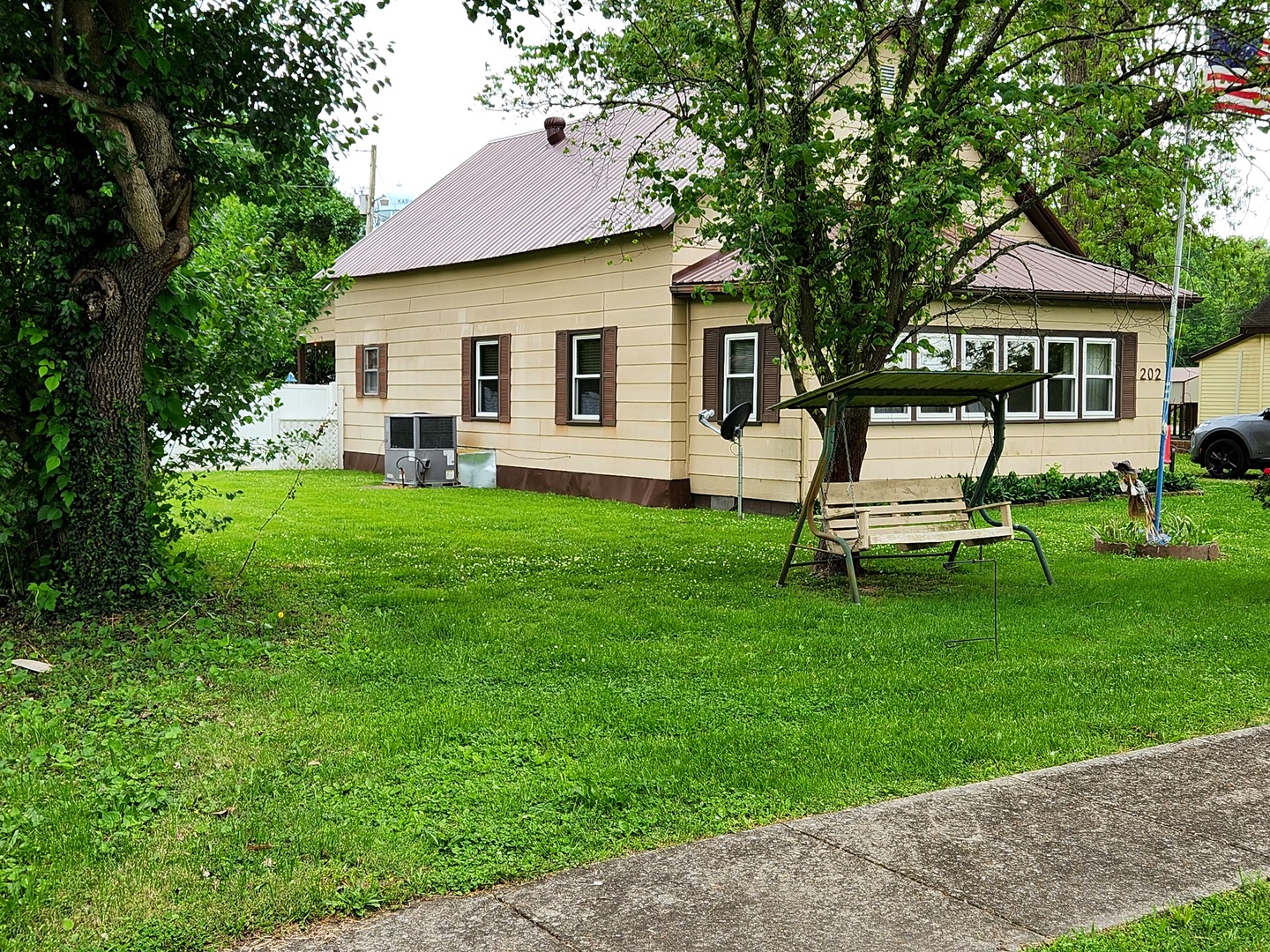202 Lincoln Street Property Photo 38