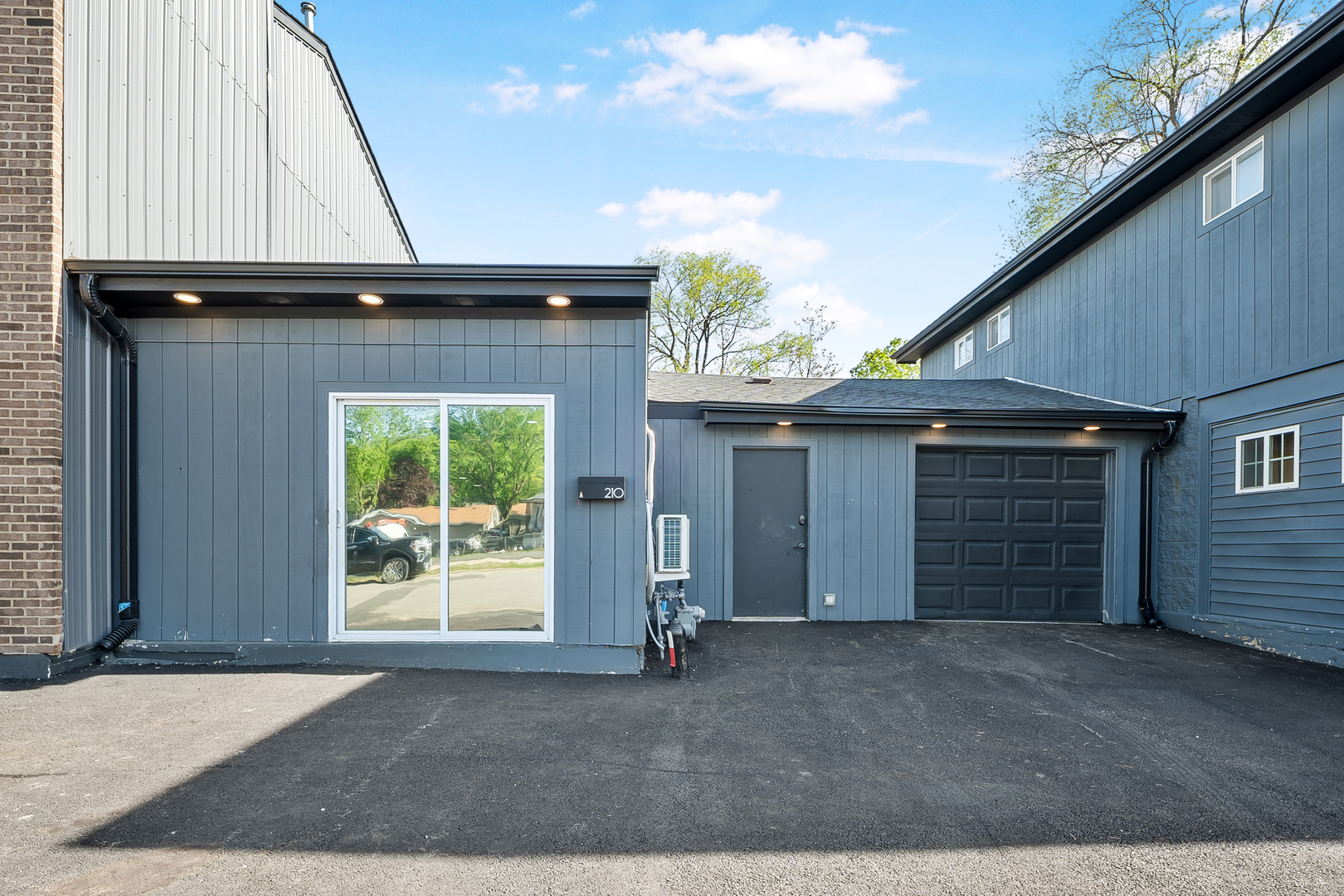 210 Moen Avenue Property Photo 4