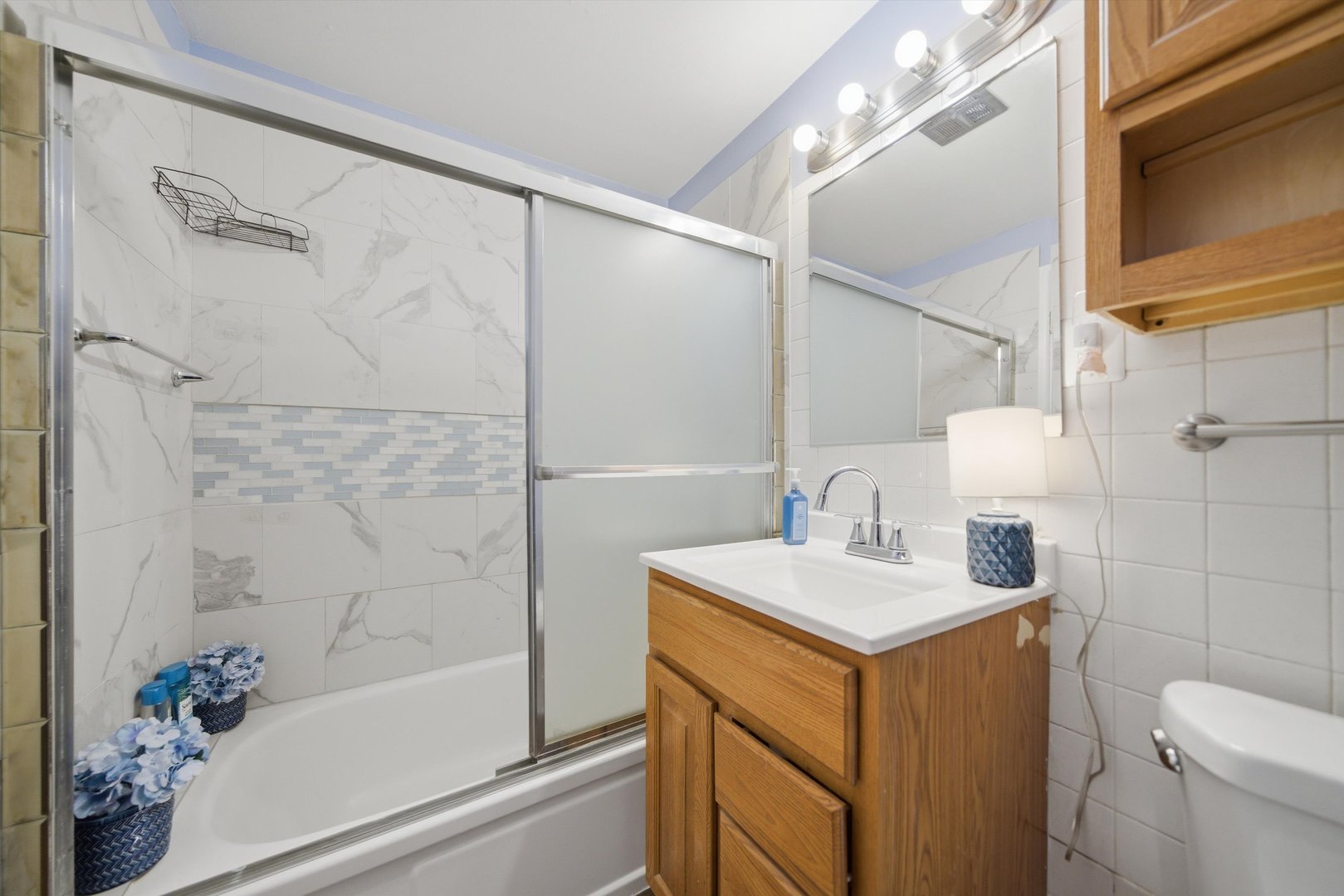 6950 S Cregier Avenue I Property Photo 9
