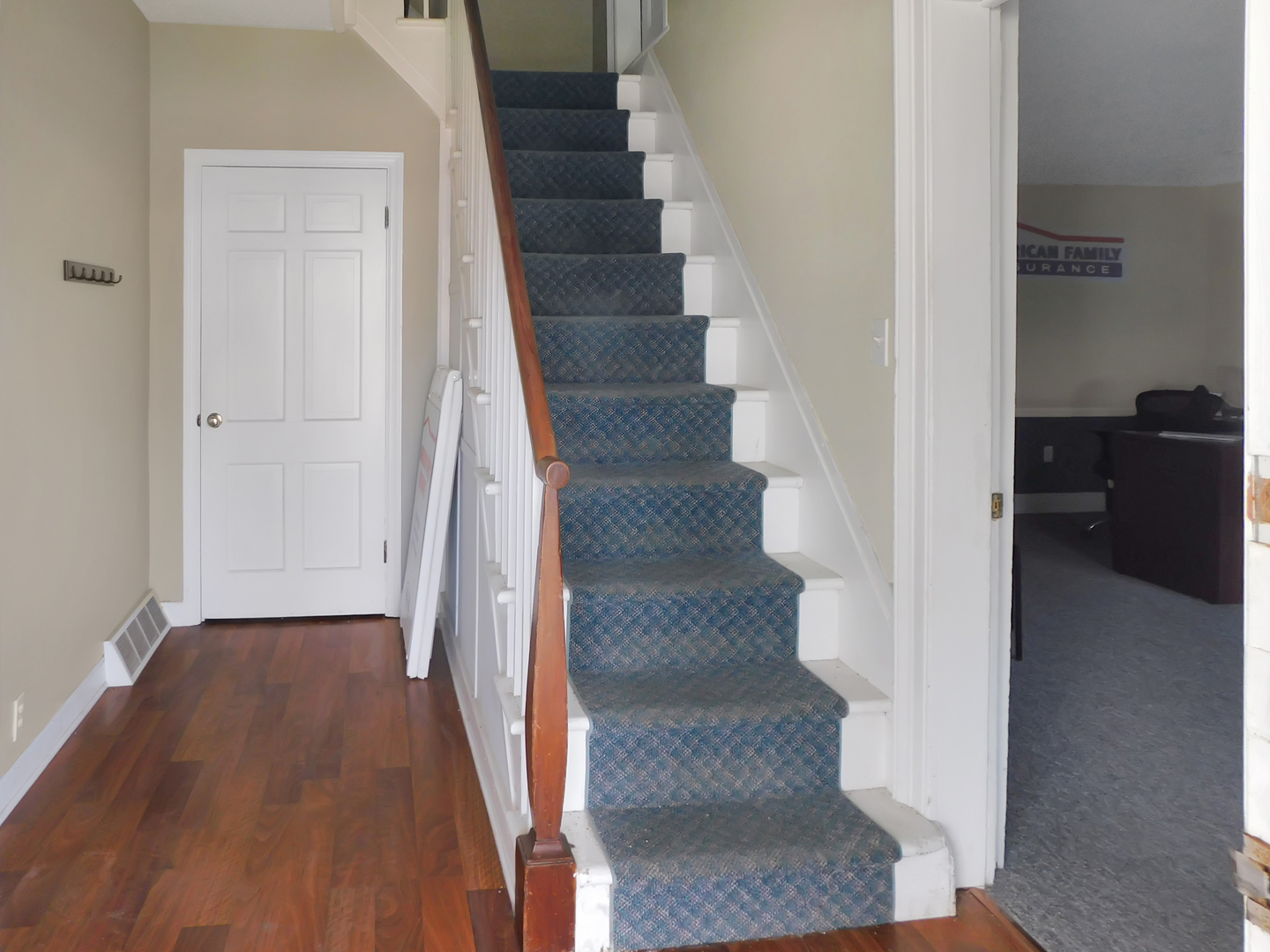 122 E Main Street Upper Property Photo 10