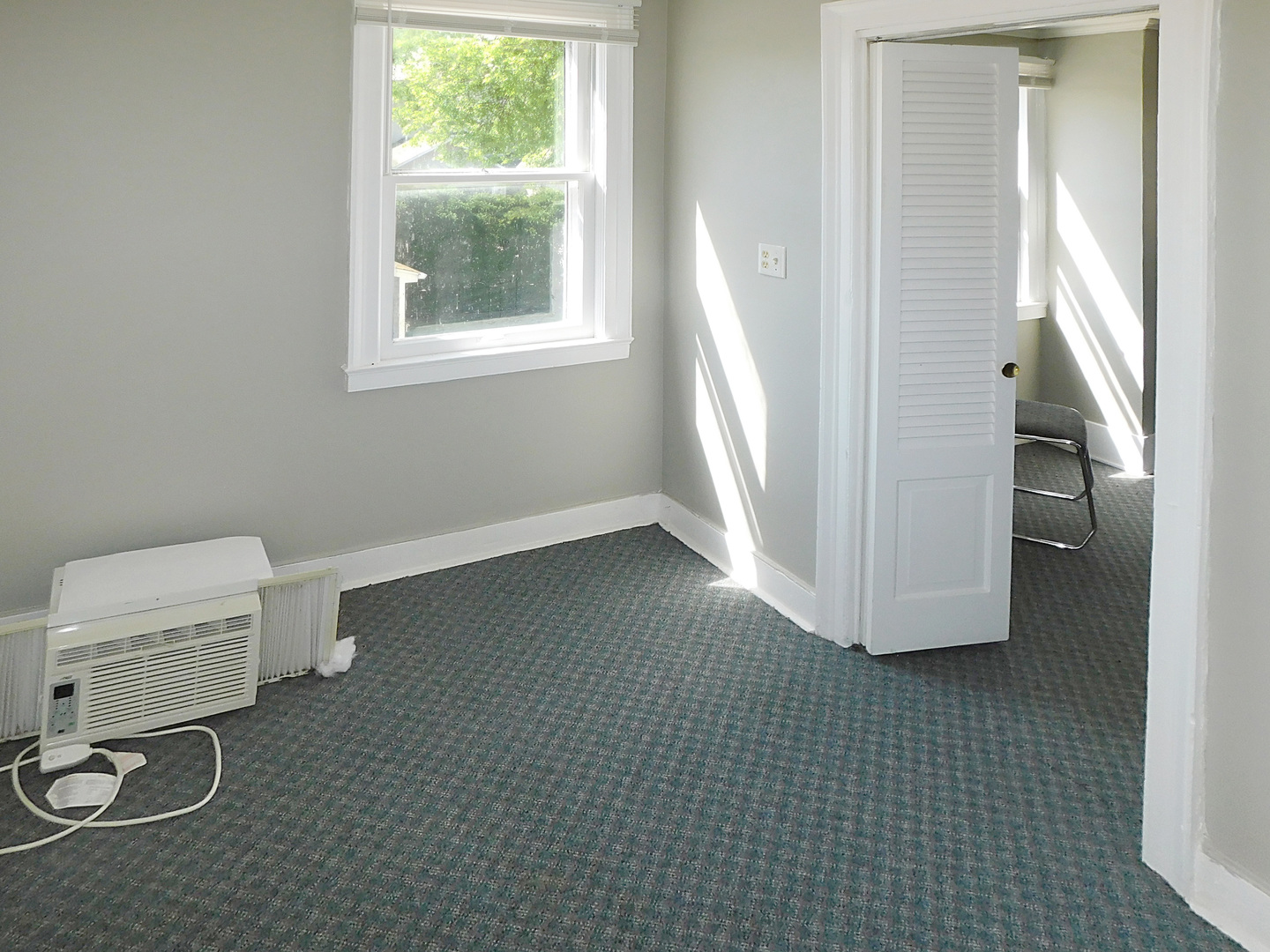 122 E Main Street Upper Property Photo 22