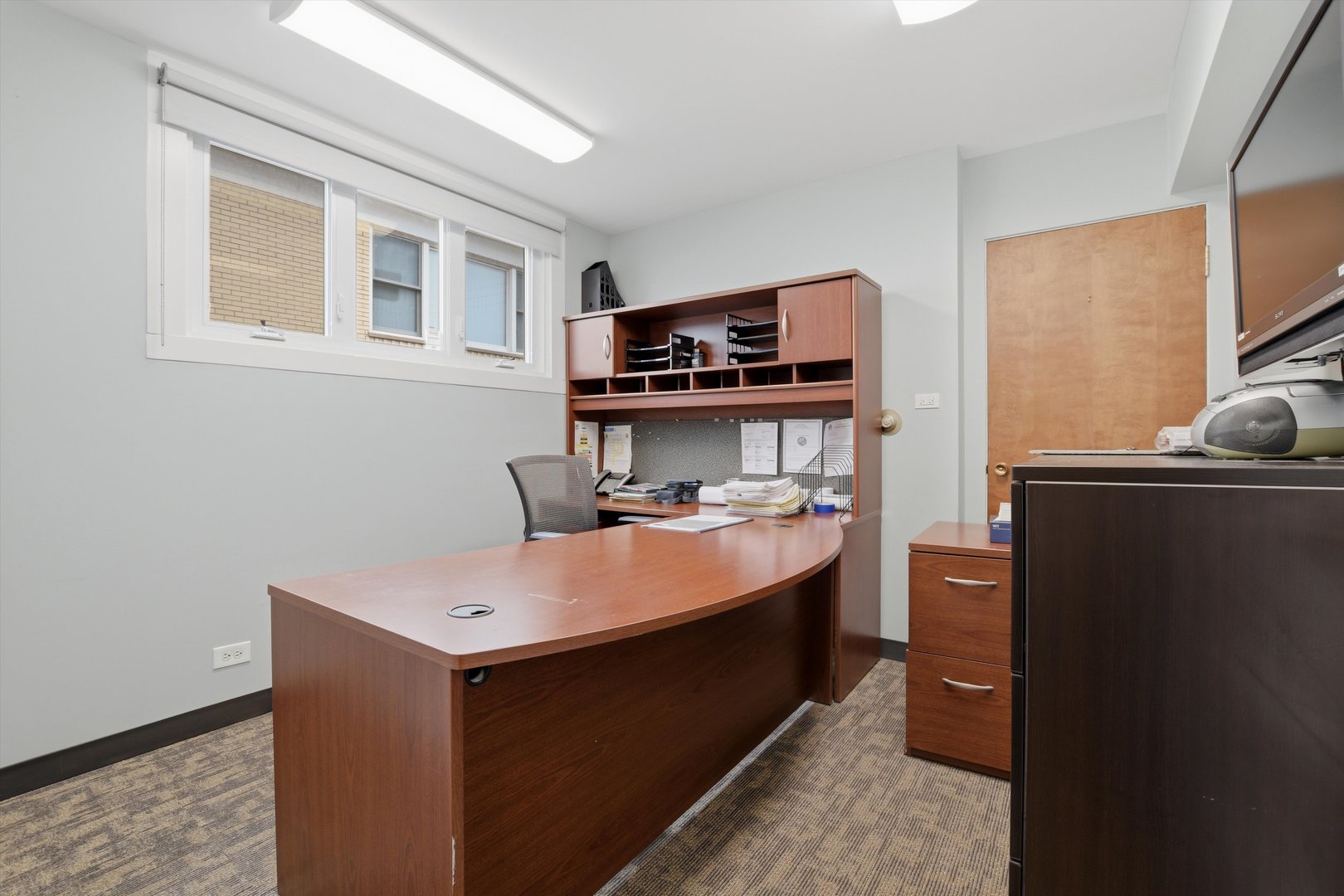 10550 W Cermak Road Property Photo 8
