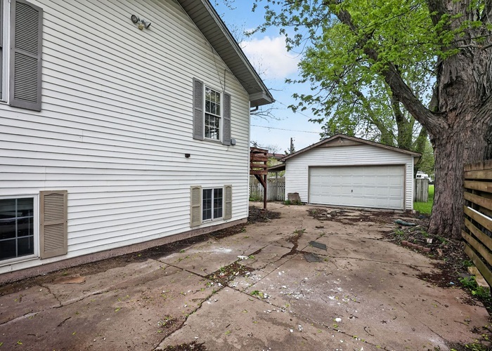 25174 W Claridan Avenue Property Photo 4