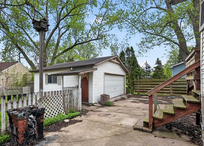 25174 W Claridan Avenue Property Photo 5