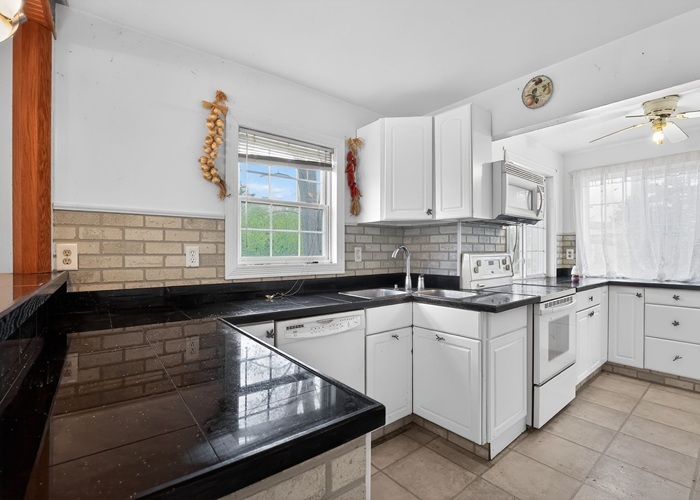 25174 W Claridan Avenue Property Photo 14