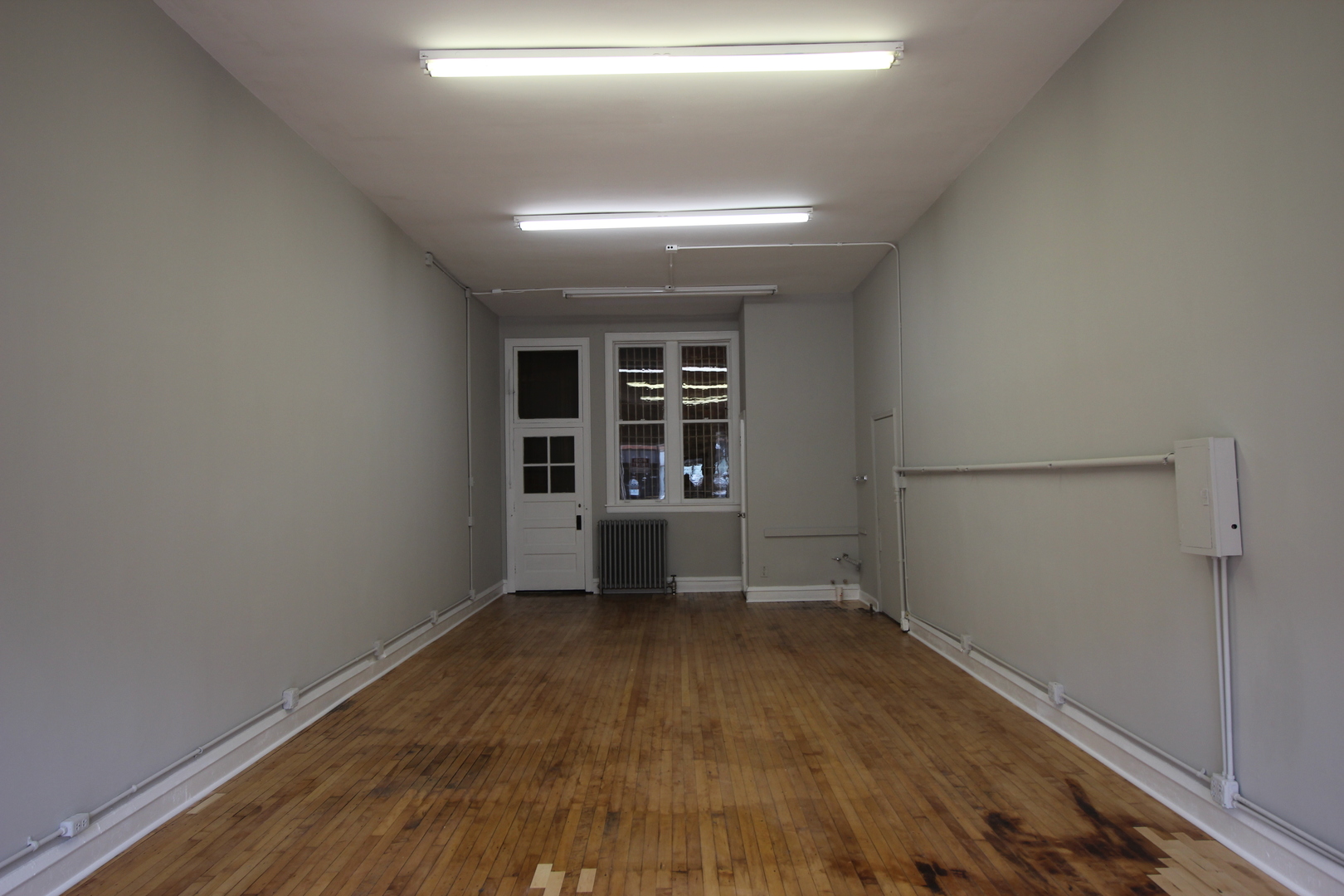 6057 W Addison Street Property Photo 4