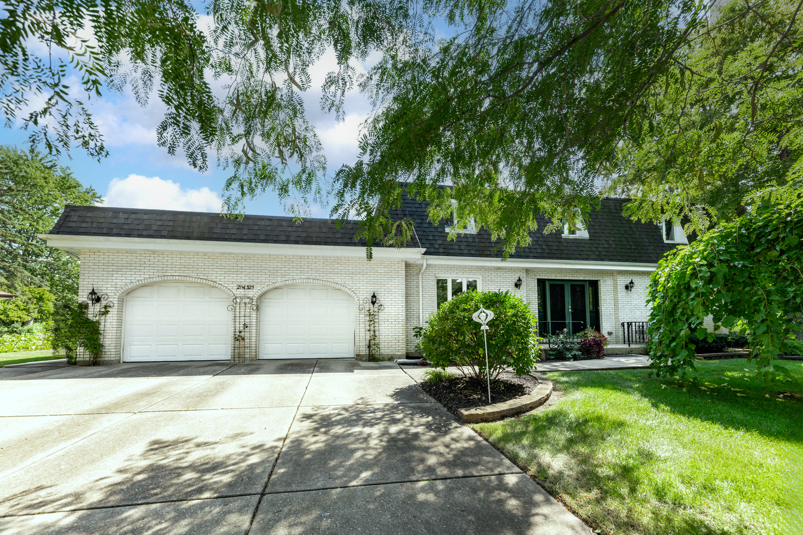 21w325 Sunnyside Drive Property Photo 4